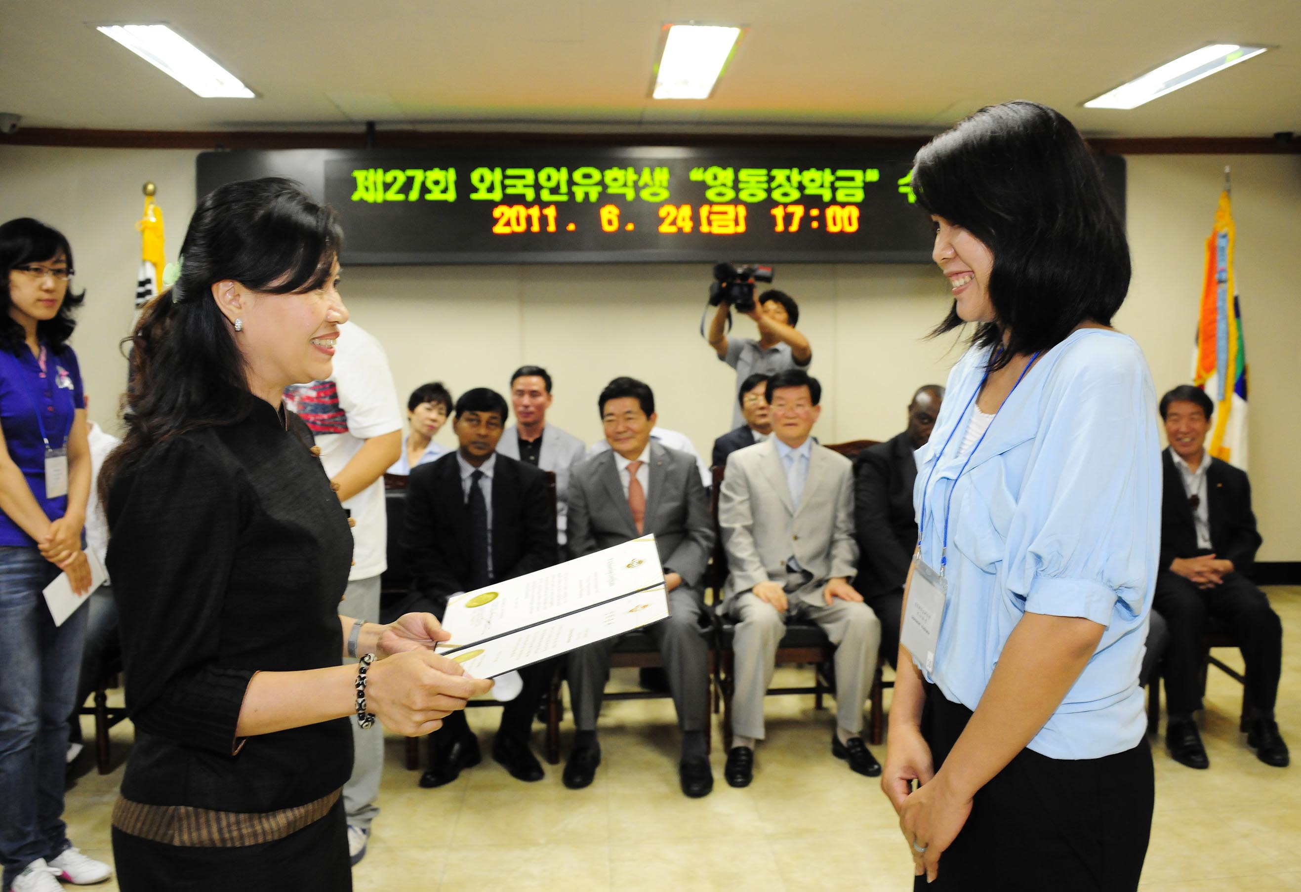 20110624-지구촌 한가족 운동본부 외국인유학생 장학금수여 36554.JPG