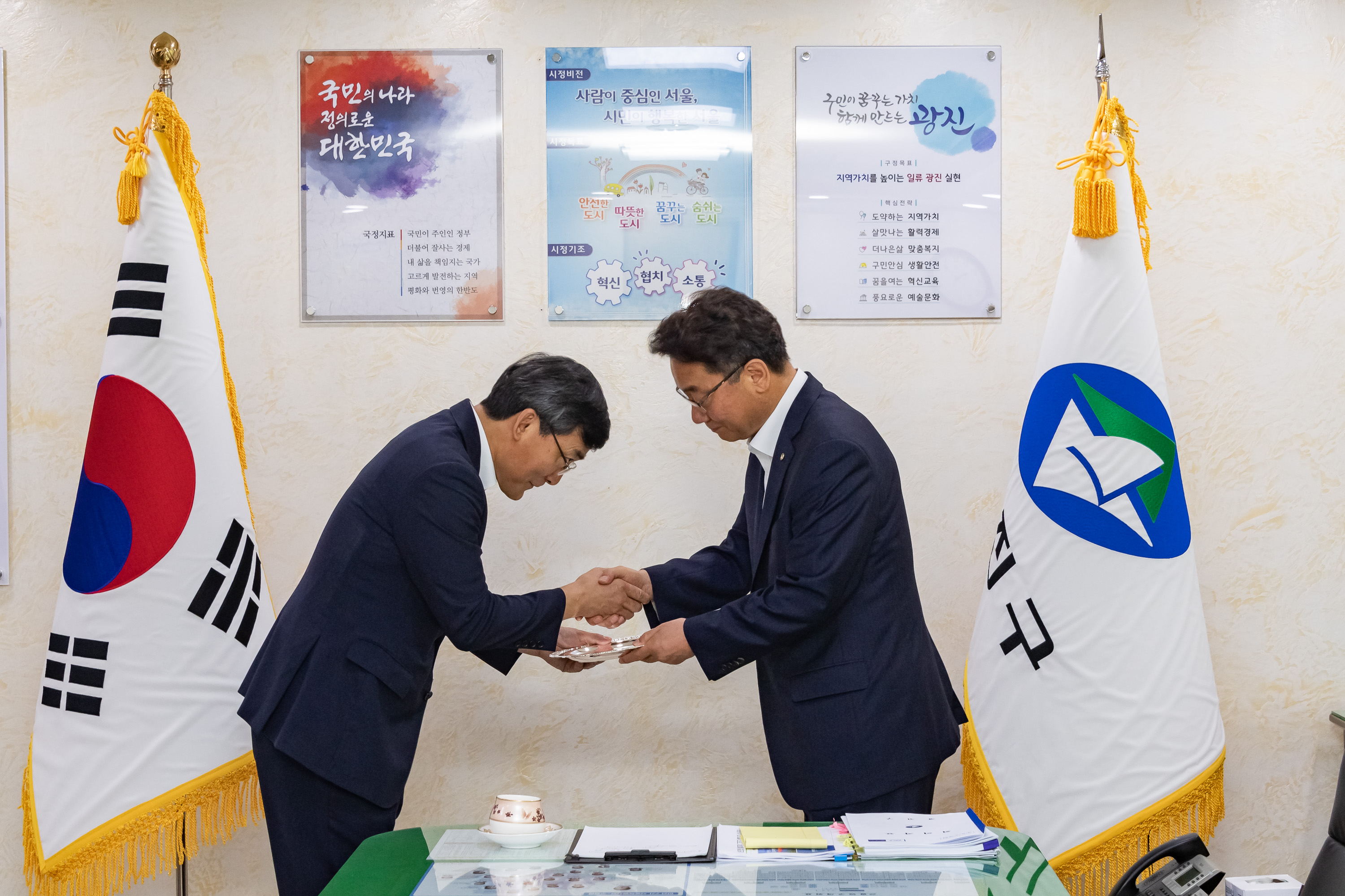 20190717-고문변호사 위촉패 수여 20190717-93692_S_175421.jpg