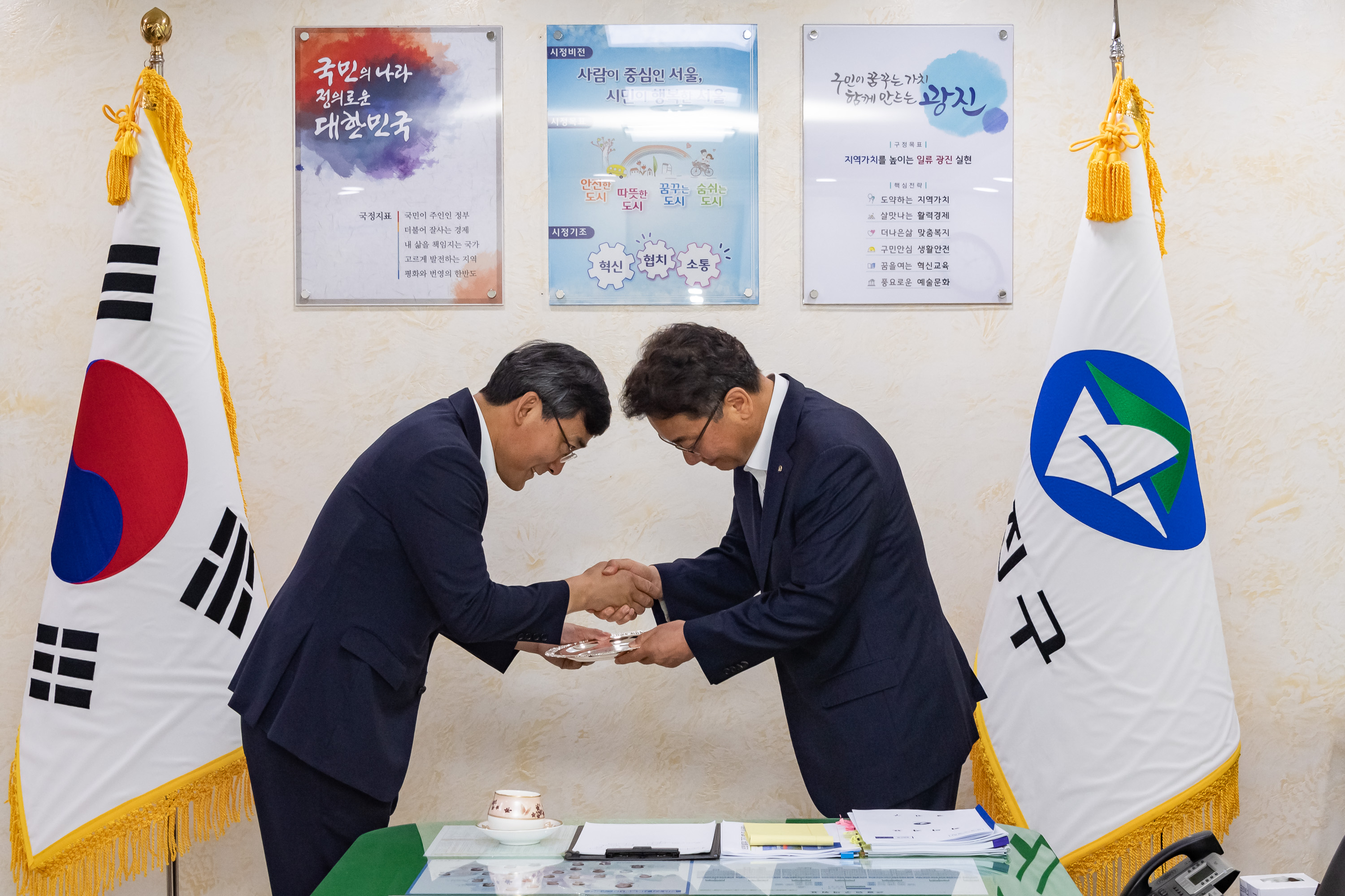 20190717-고문변호사 위촉패 수여 20190717-93695_S_175421.jpg