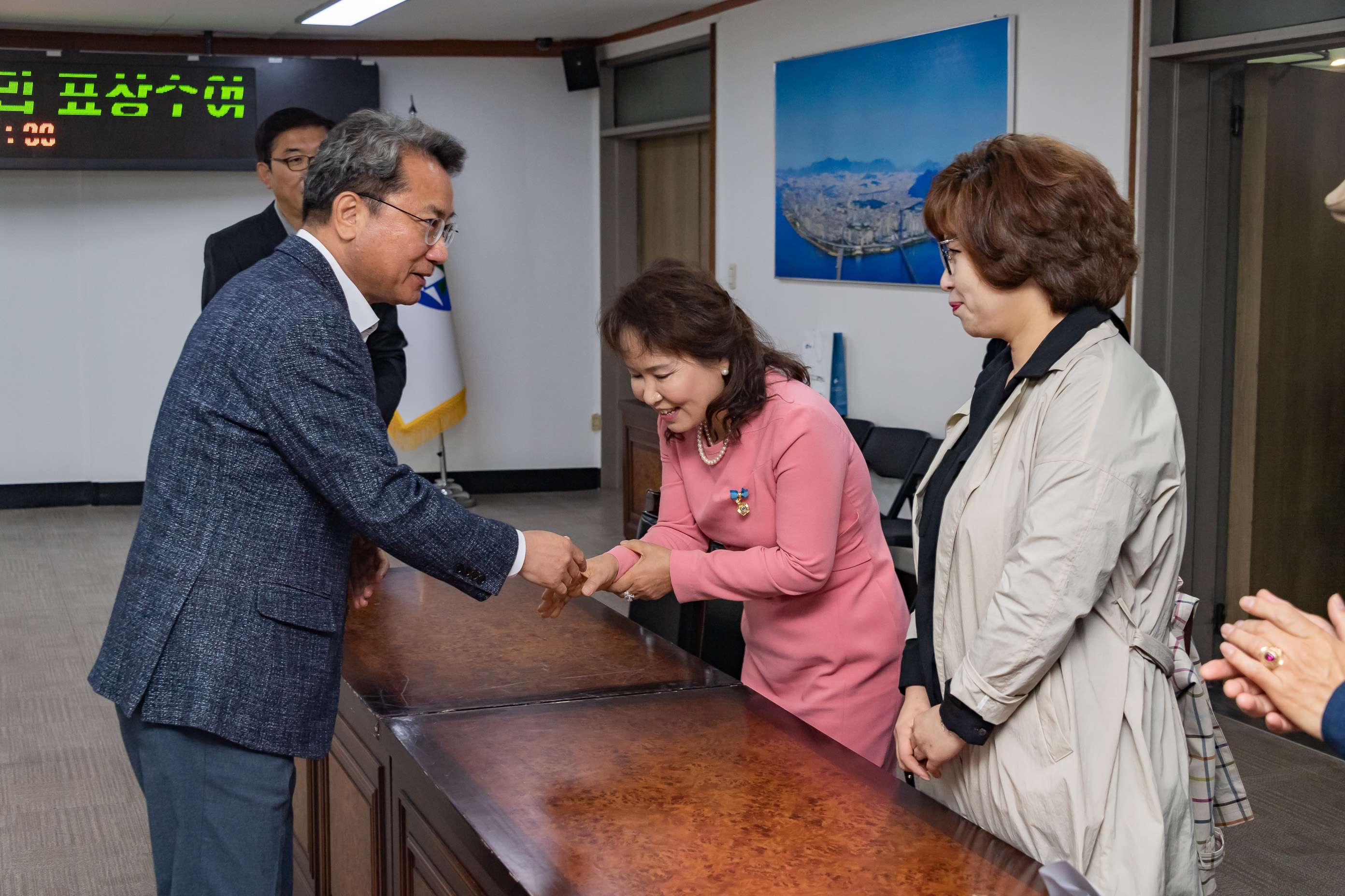 20191105-지방자치의날 국무총리 표창수여 20191105-187277_s_172613.jpg