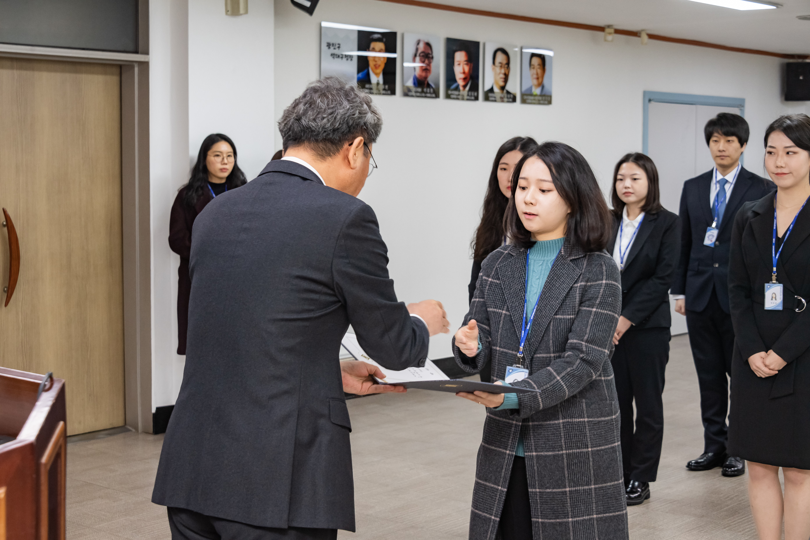 20191202-기술직 신규 공무원 발령장 수여식 20191202-204624_s_124926.jpg