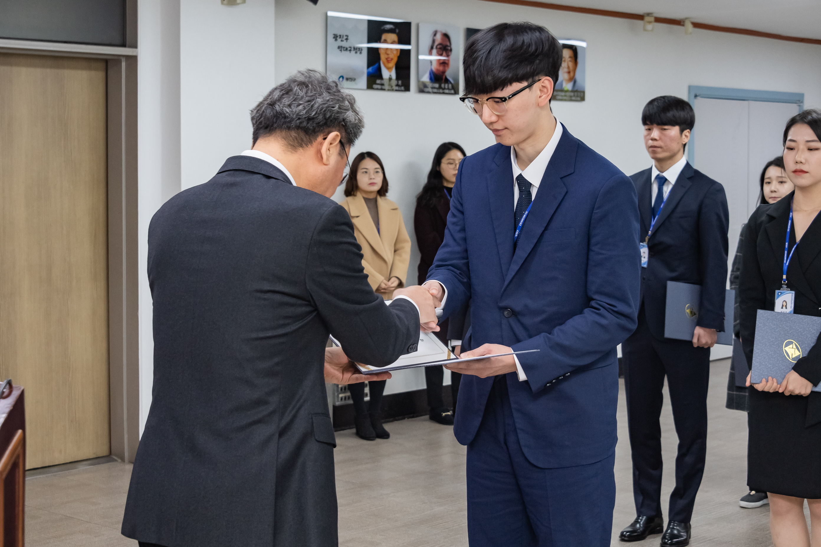 20191202-기술직 신규 공무원 발령장 수여식 20191202-204679_s_124929.jpg