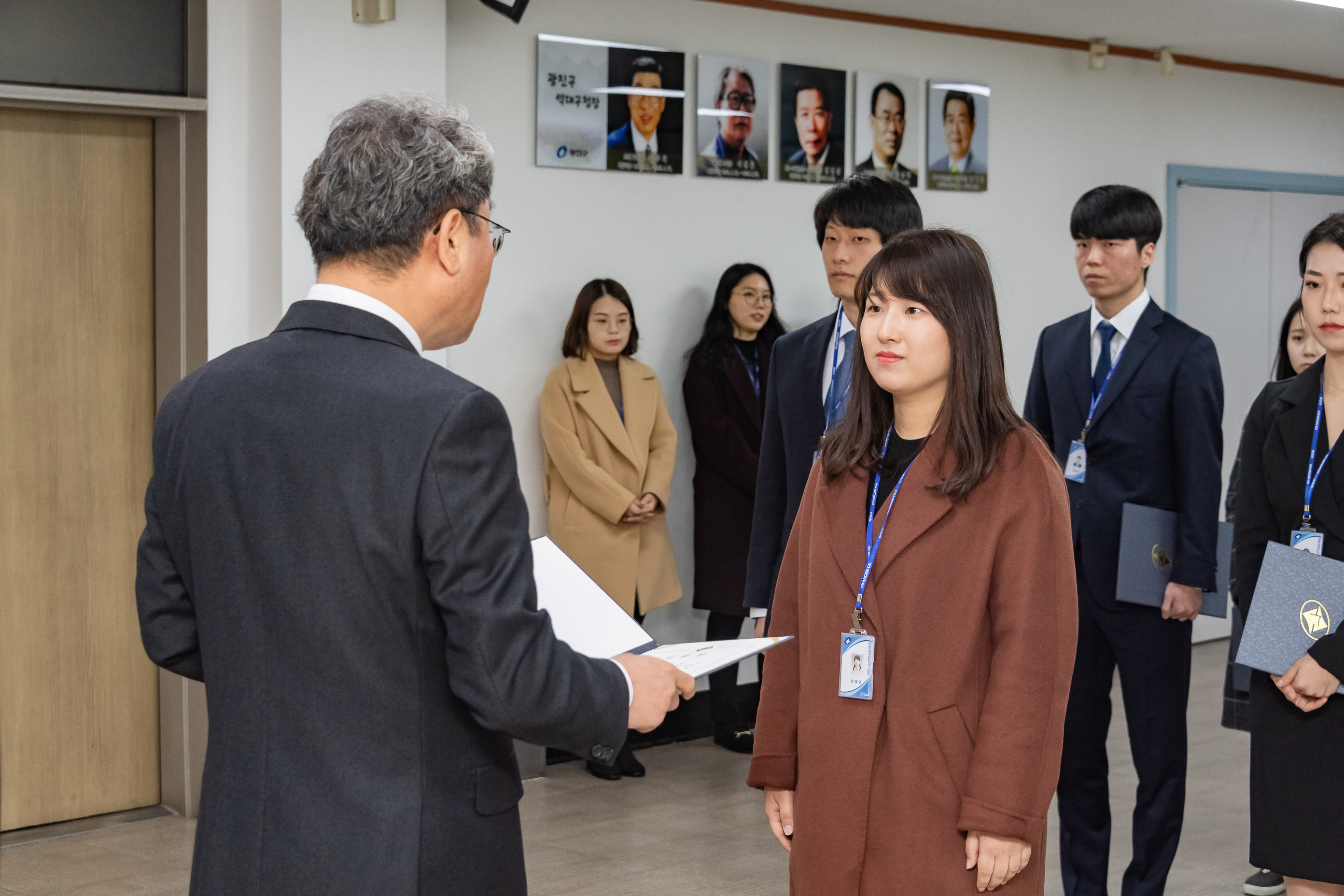 20191202-기술직 신규 공무원 발령장 수여식 20191202-204701_s_124930.jpg