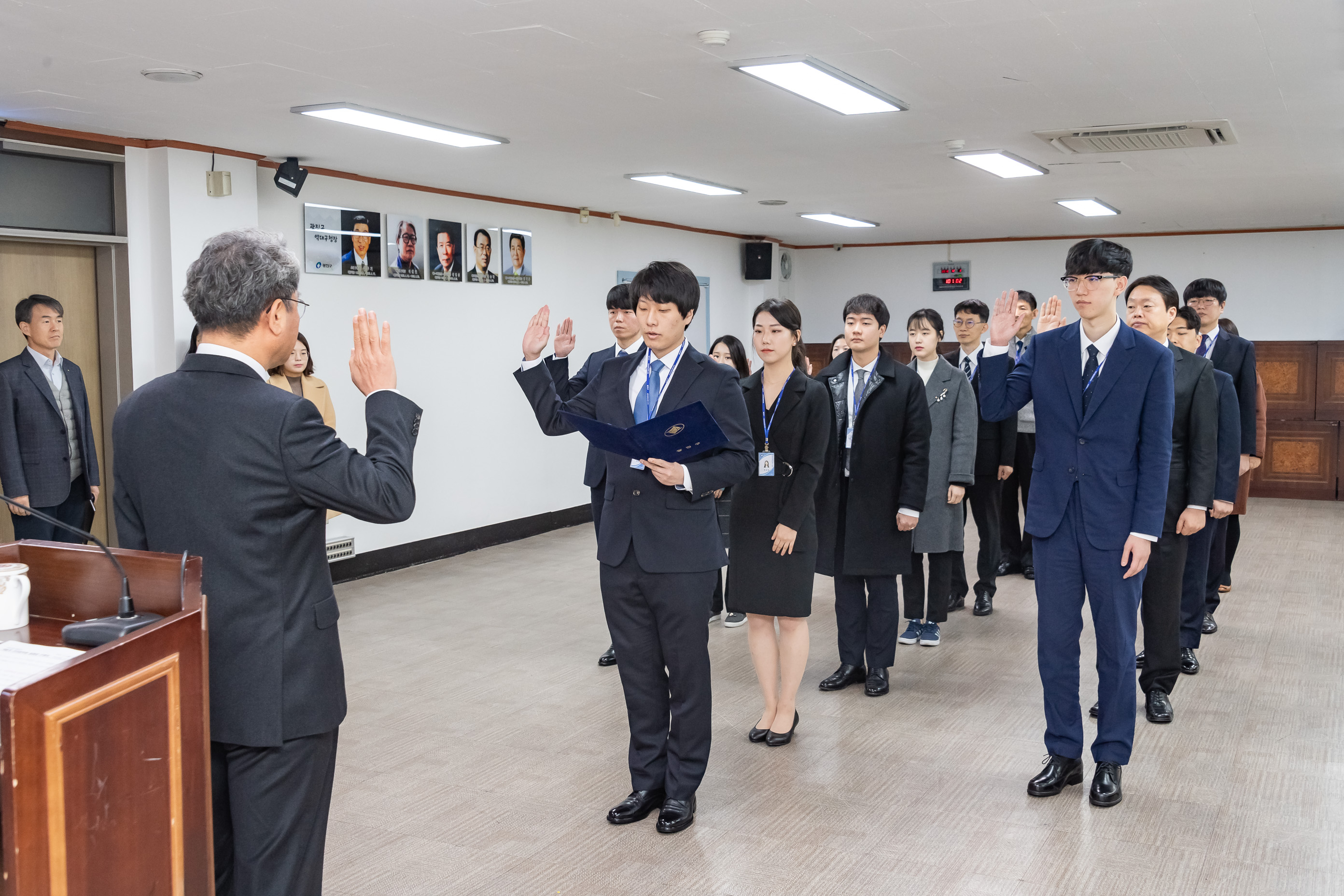 20191202-기술직 신규 공무원 발령장 수여식 20191202-204590_s_124925.jpg