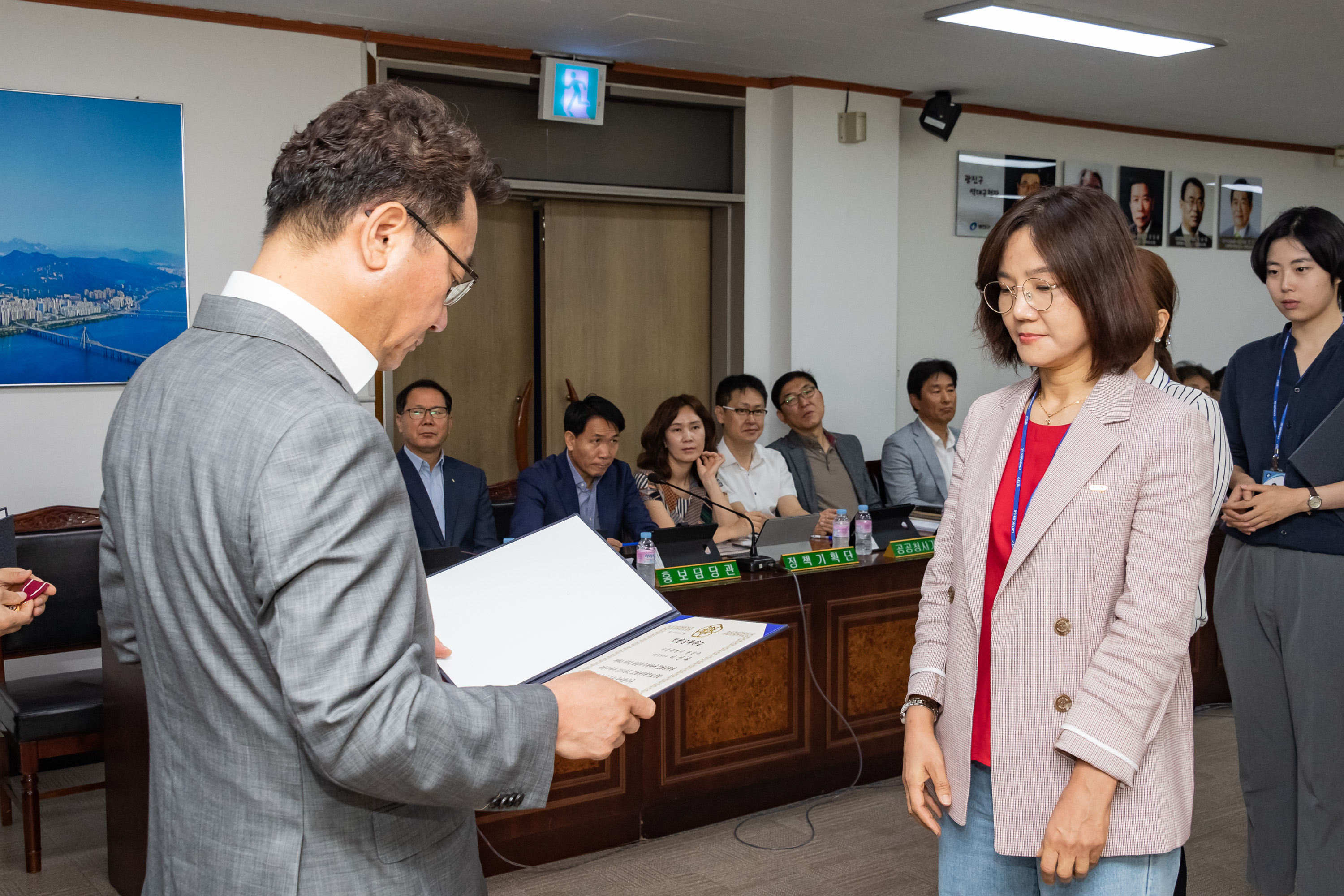 20190718-2019년 7월 직무유공 공무원 표창수여 20190718-94129_S_155810.jpg