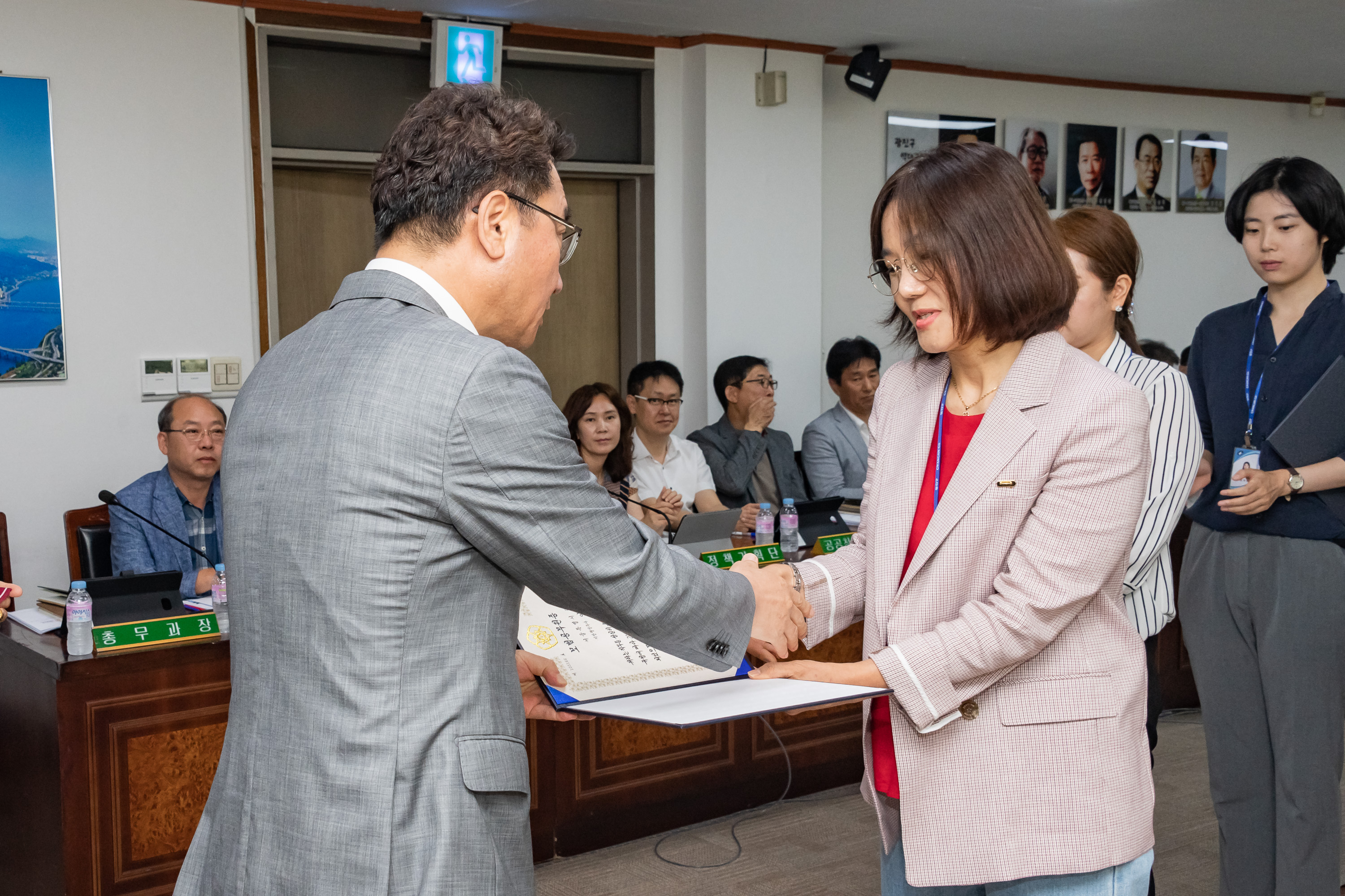 20190718-2019년 7월 직무유공 공무원 표창수여 20190718-94132_S_155810.jpg