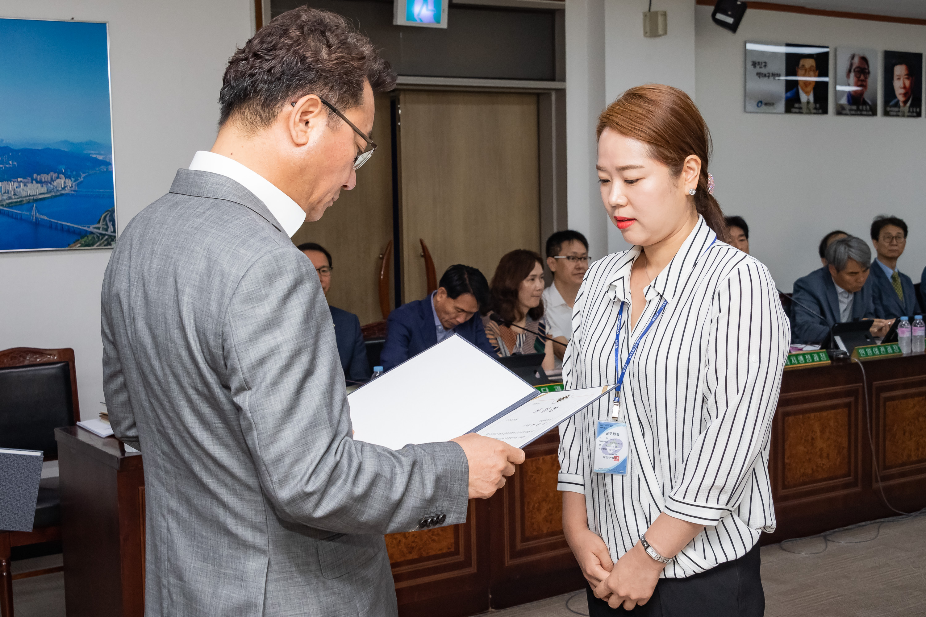 20190718-2019년 7월 직무유공 공무원 표창수여 20190718-94077_S_155807.jpg