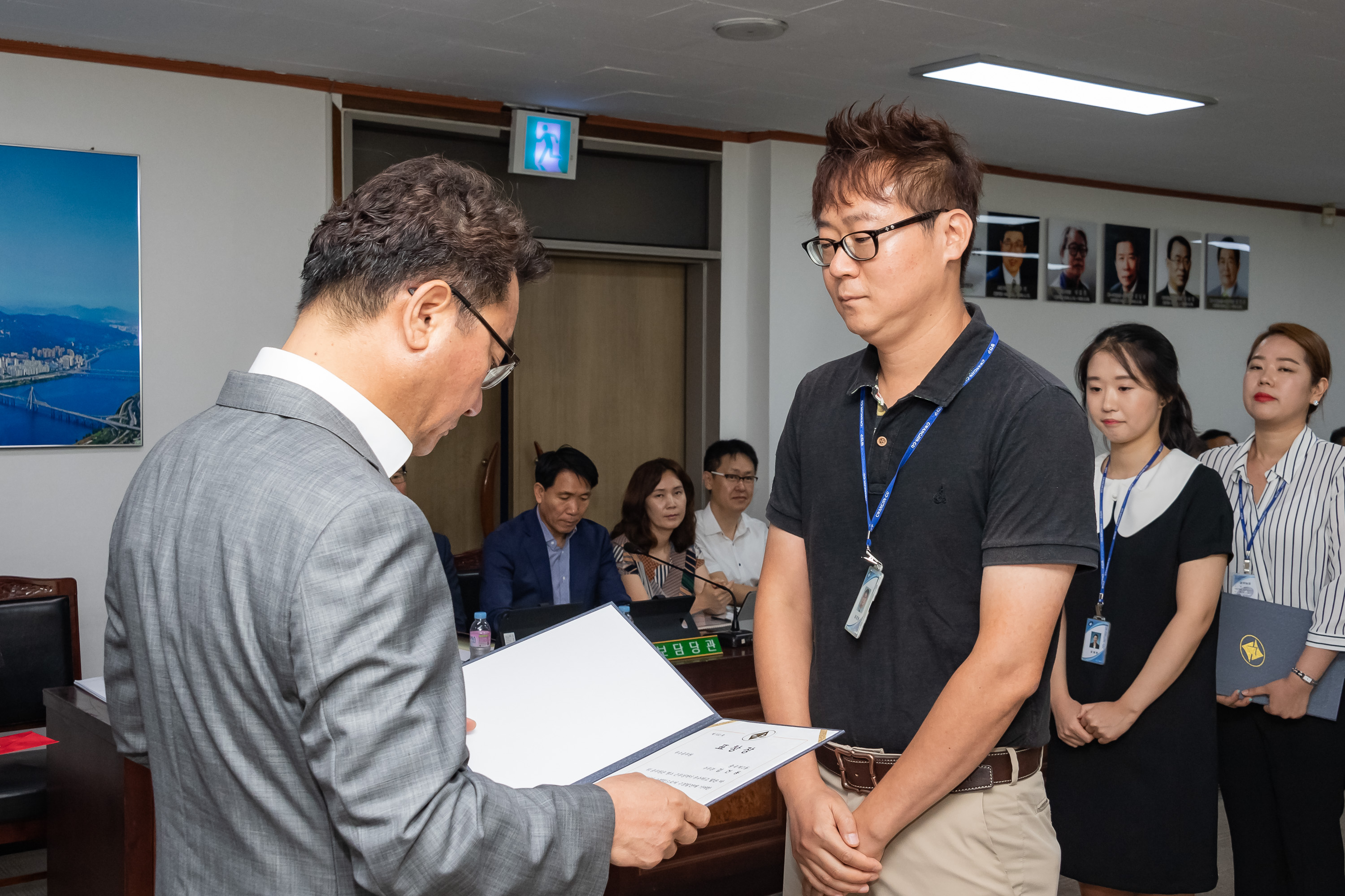 20190718-2019년 7월 직무유공 공무원 표창수여 20190718-94098_S_155808.jpg