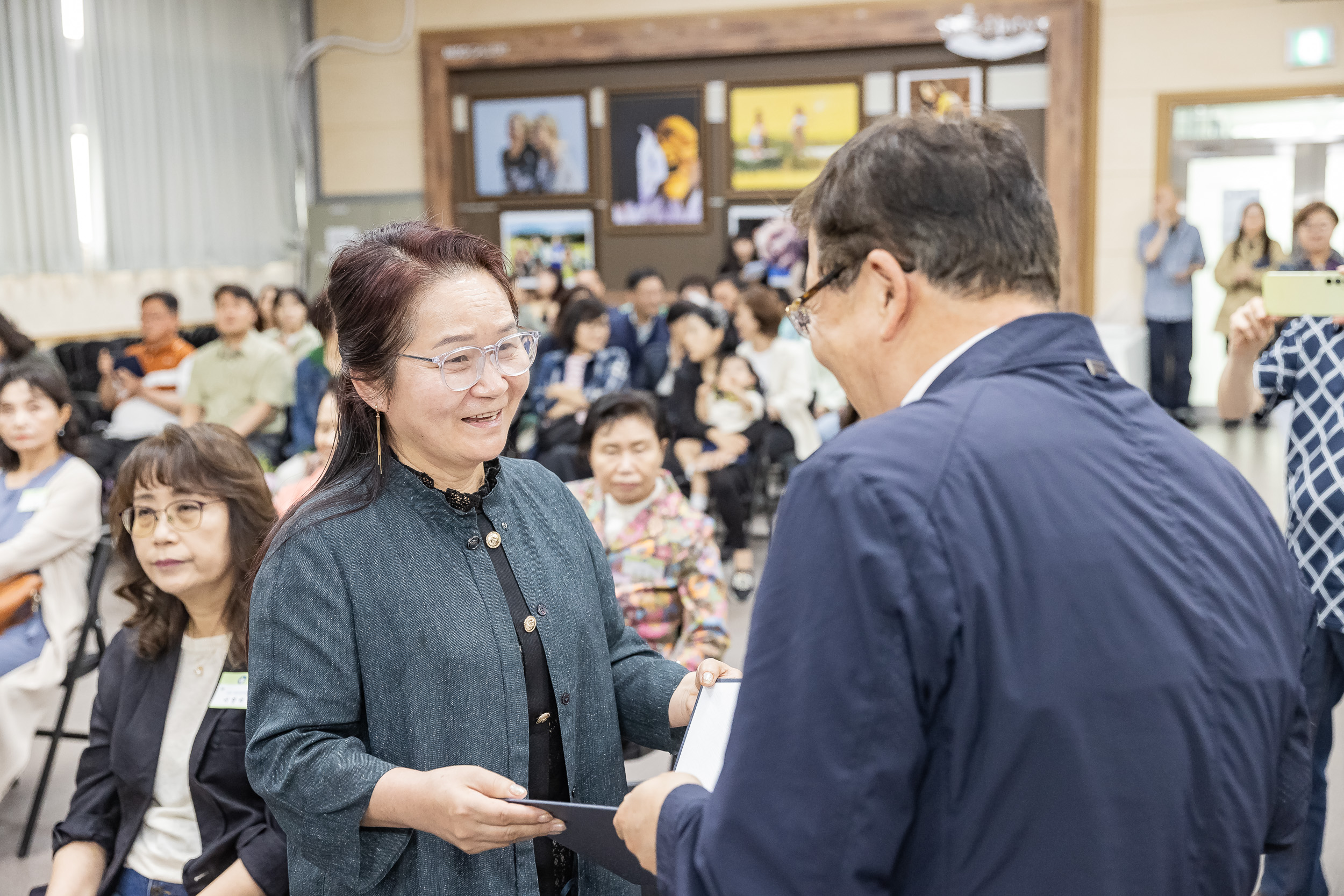 20240430-4월 정기 구민표창 수여식 240430_0551_G_140351.jpg