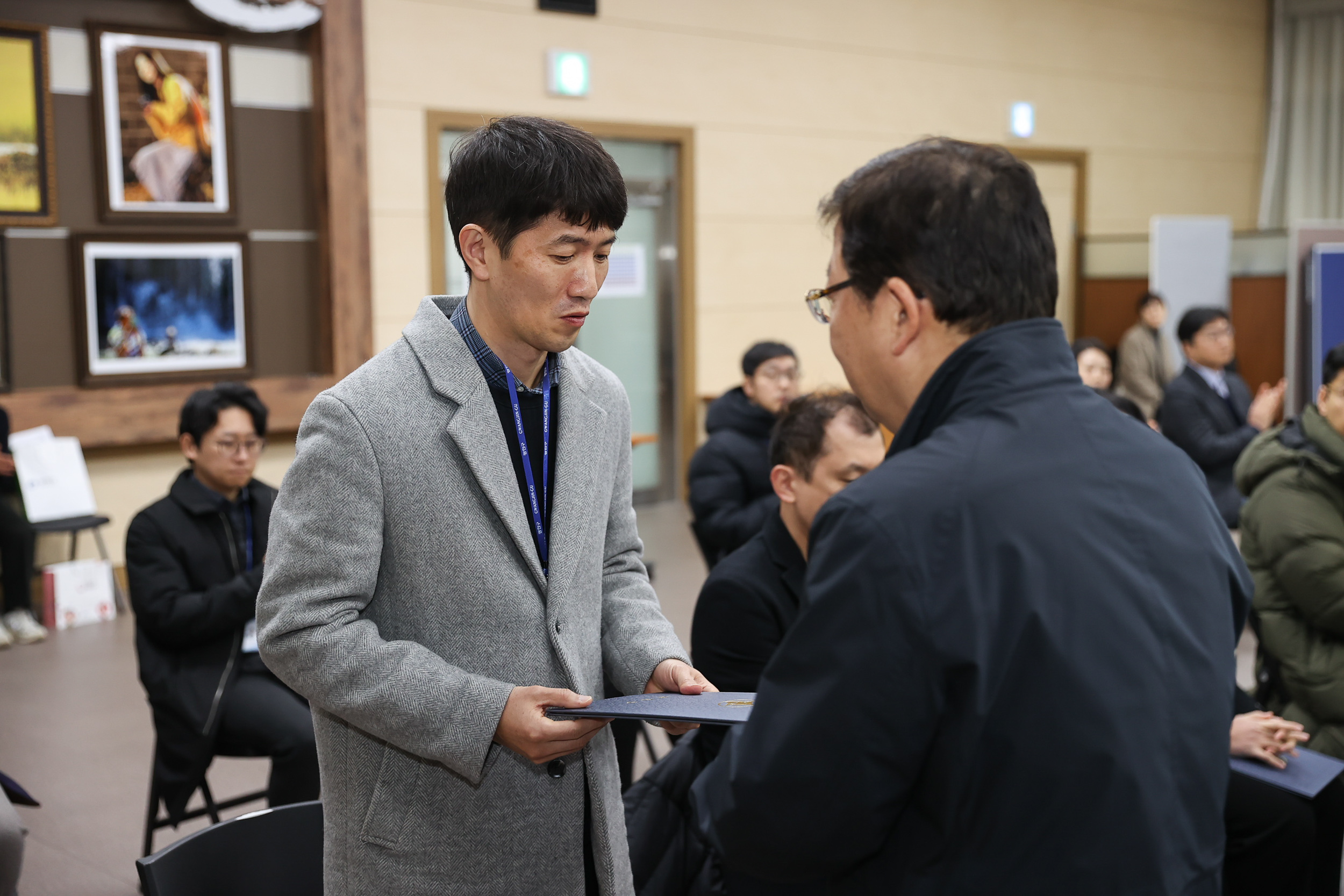 20231227-2024년 상반기 정기인사 발령장 수여식 231227_0861_G_095254.jpg