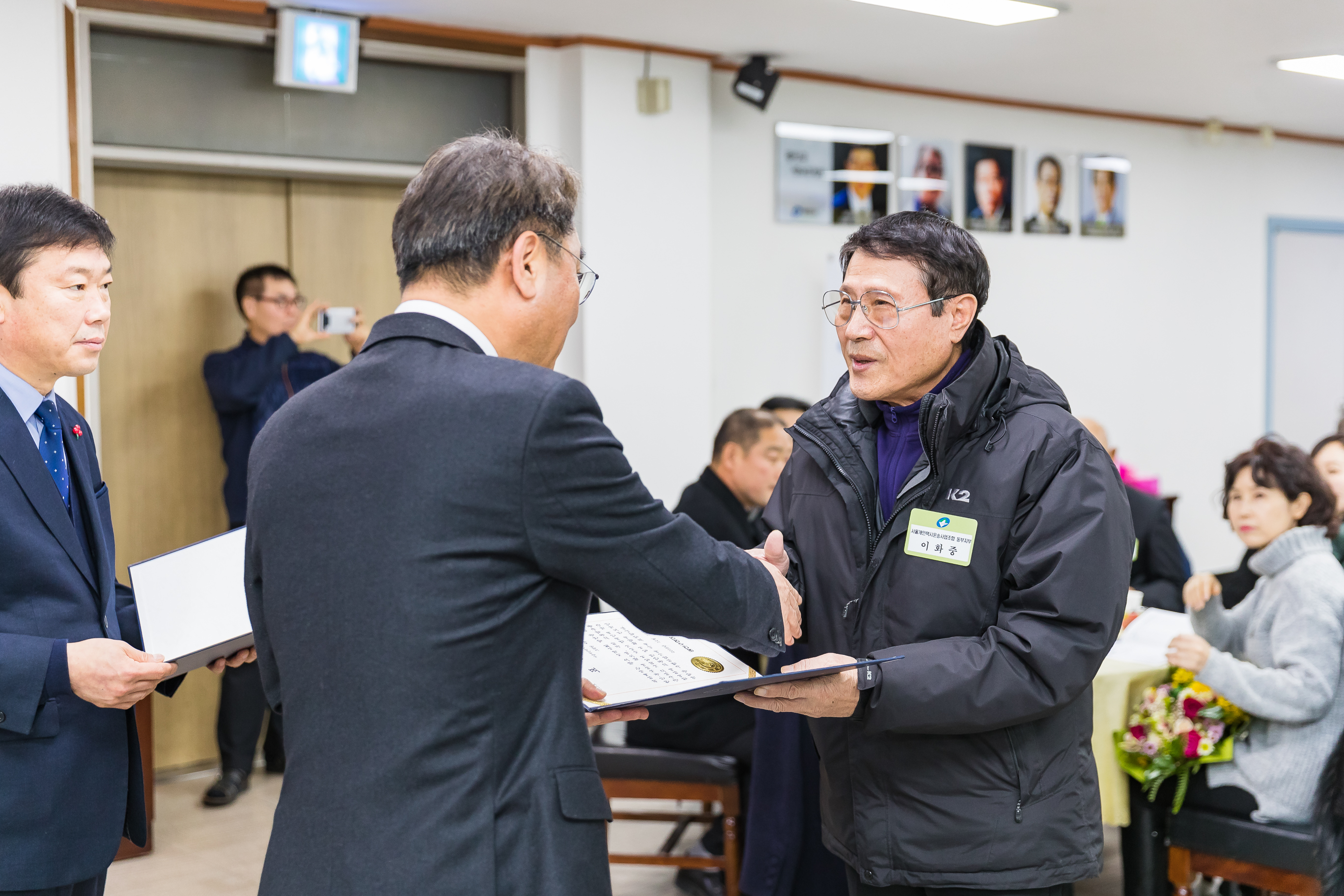 20181219-12월 정기 구민표창 수여식 183404.jpg