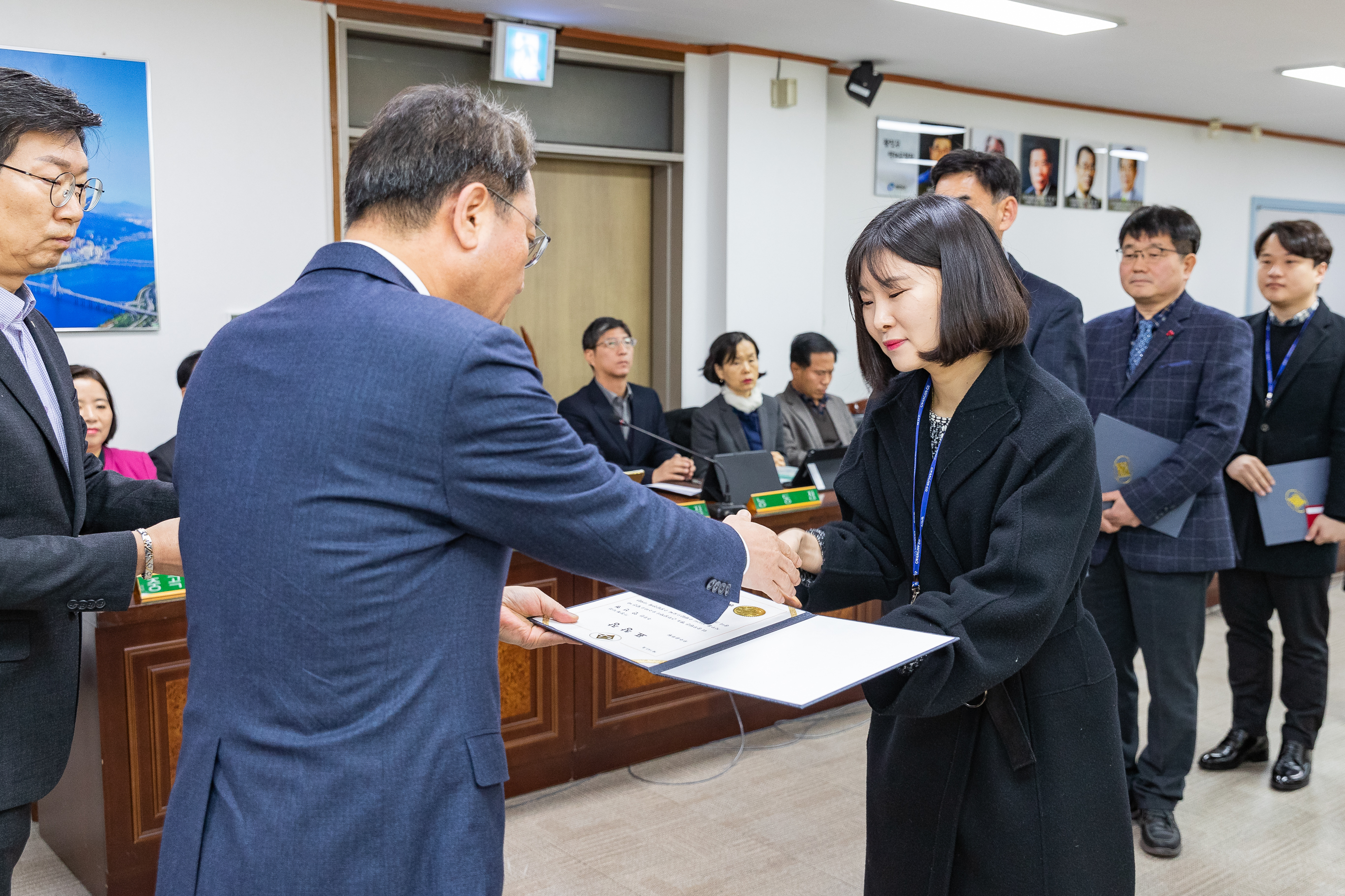 20181220-간부회의-우수공무원표창 183575.jpg