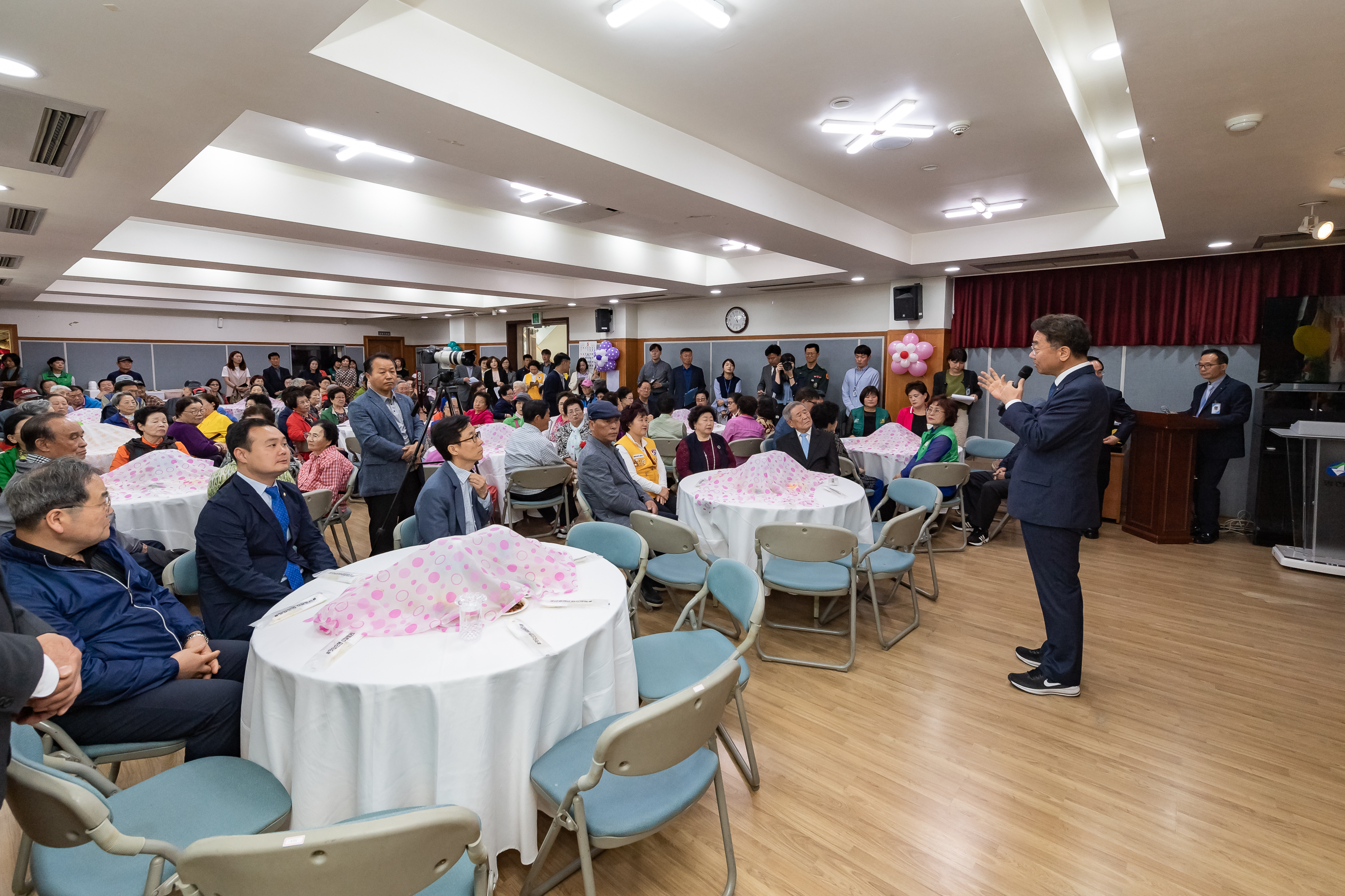 20190508-제47회 어버이날 기념 경로잔치 20190508-39887_S_100731.jpg