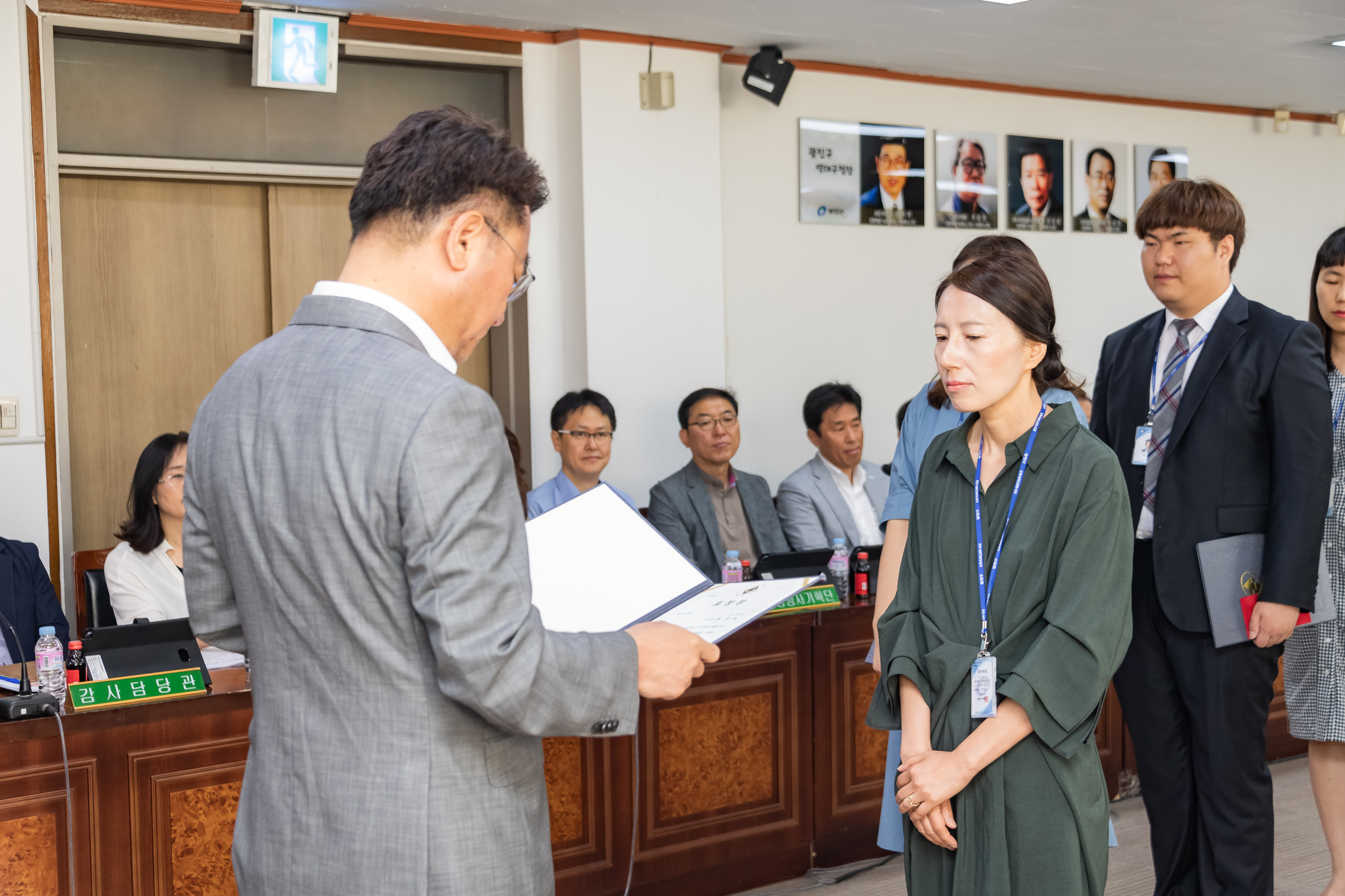 20190620-2019년 6월 직무유공 공무원 표창수여 20190620-82318_S_101126.jpg