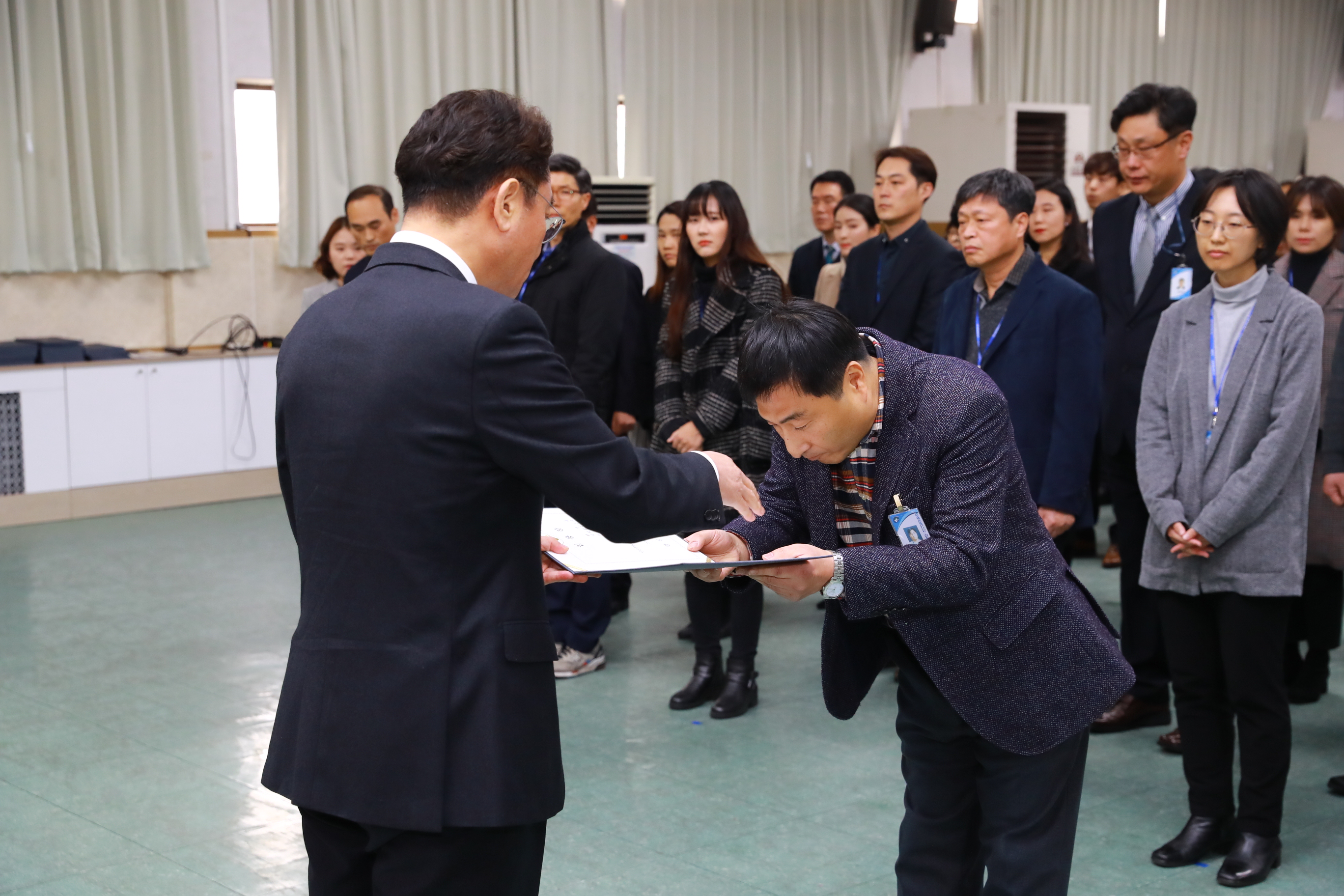 20190107-7급이하 및 신규직원 발령장 수여식  IB1_8040.JPG