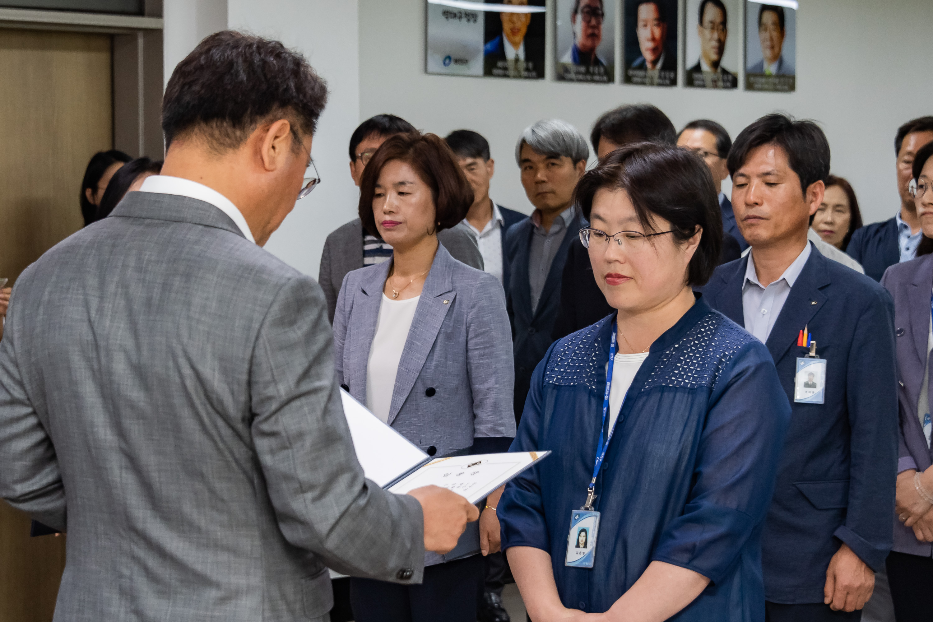 20190625-6급이상 공무원 발령장 수여식 20190625-84163_S_164411.jpg