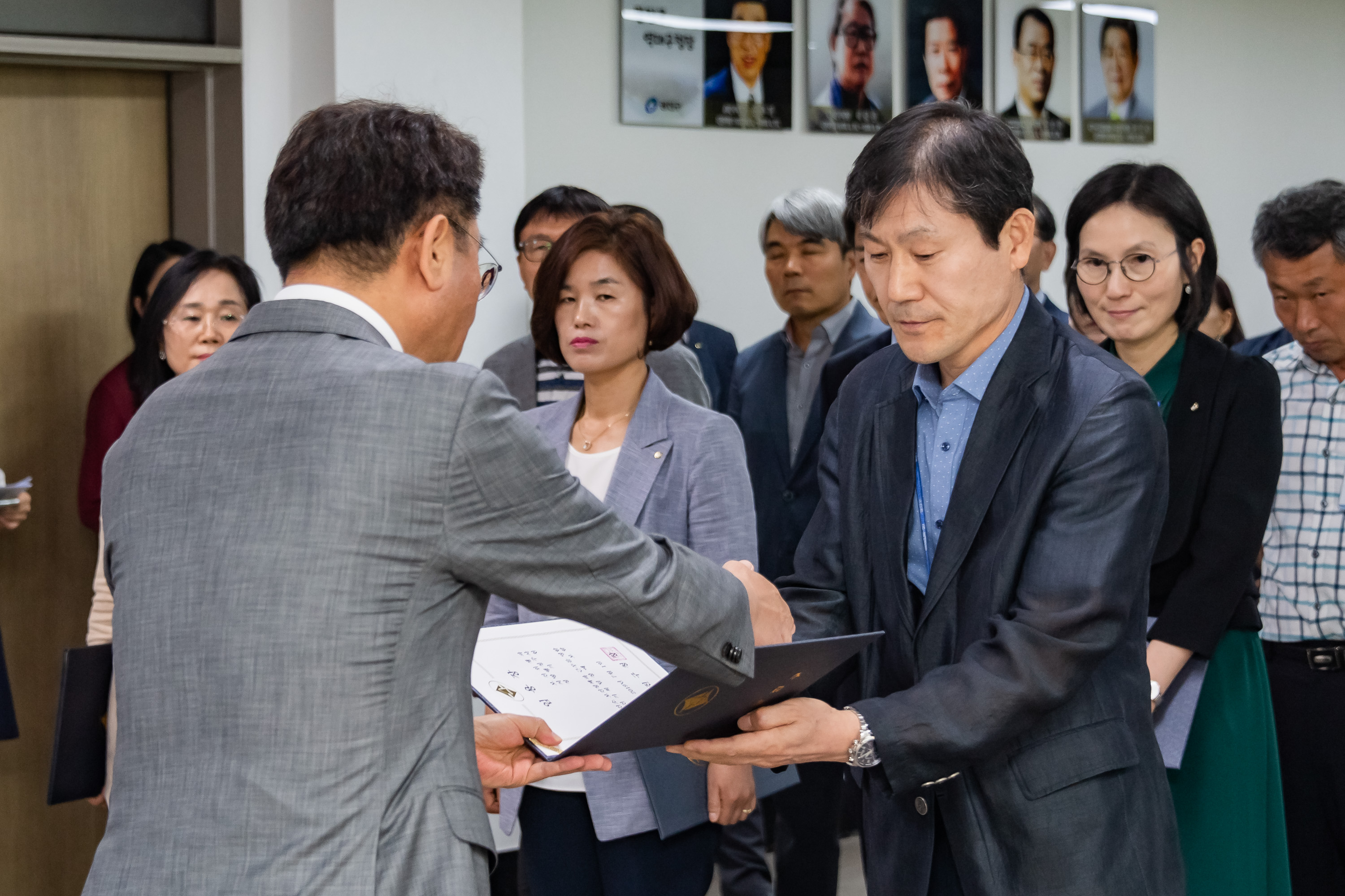 20190625-6급이상 공무원 발령장 수여식 20190625-84218_S_164417.jpg