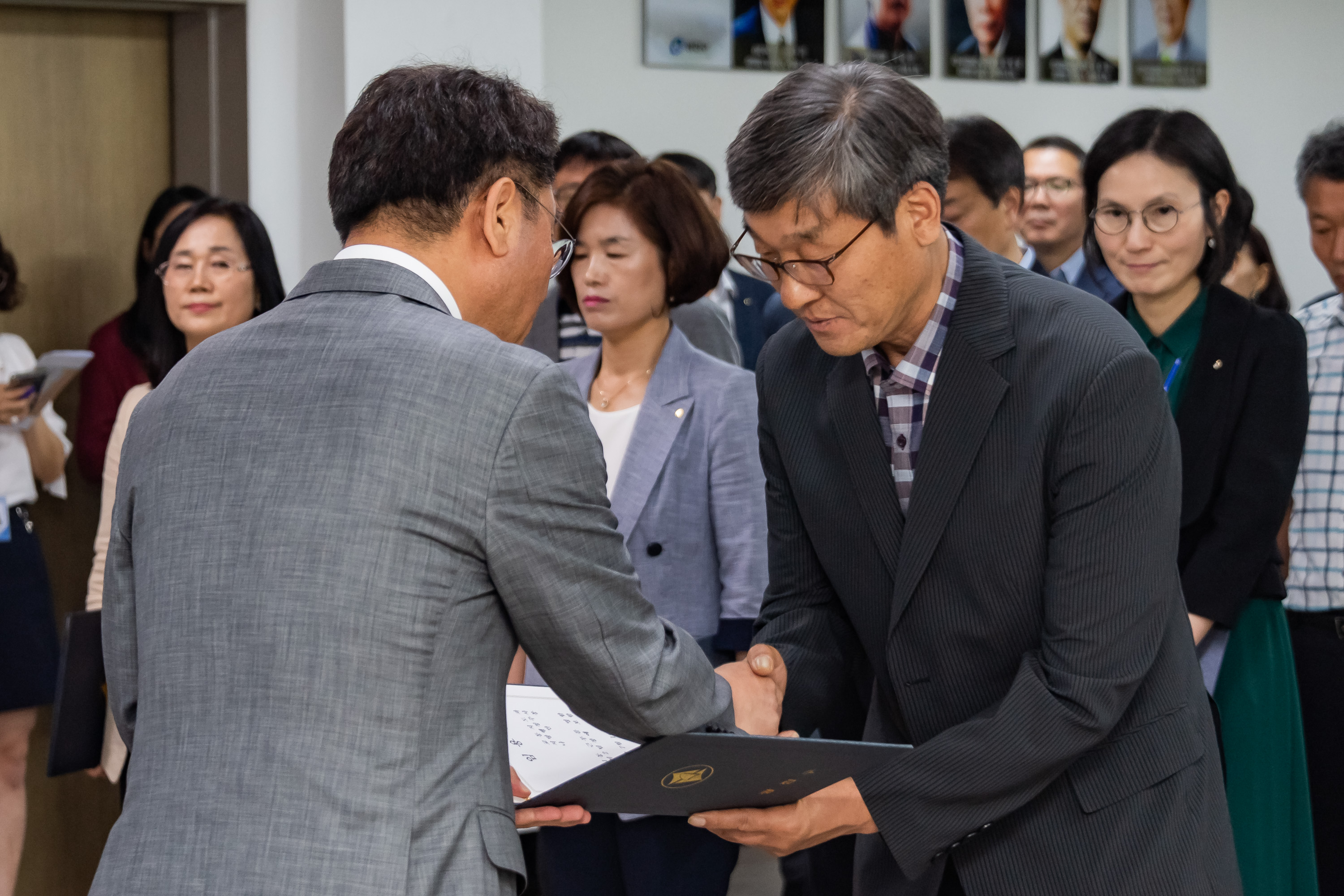 20190625-6급이상 공무원 발령장 수여식 20190625-84302_S_164422.jpg