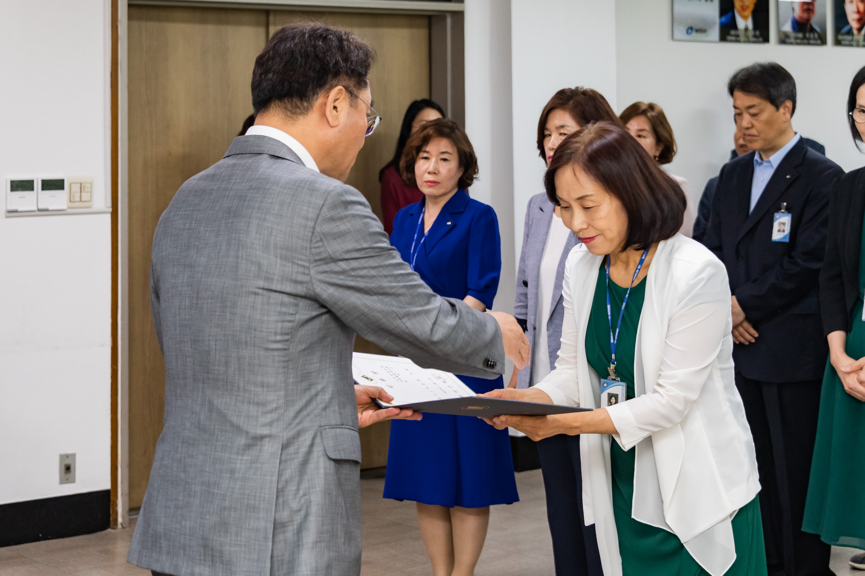 20190625-6급이상 공무원 발령장 수여식 20190625-83946_S_164359.jpg