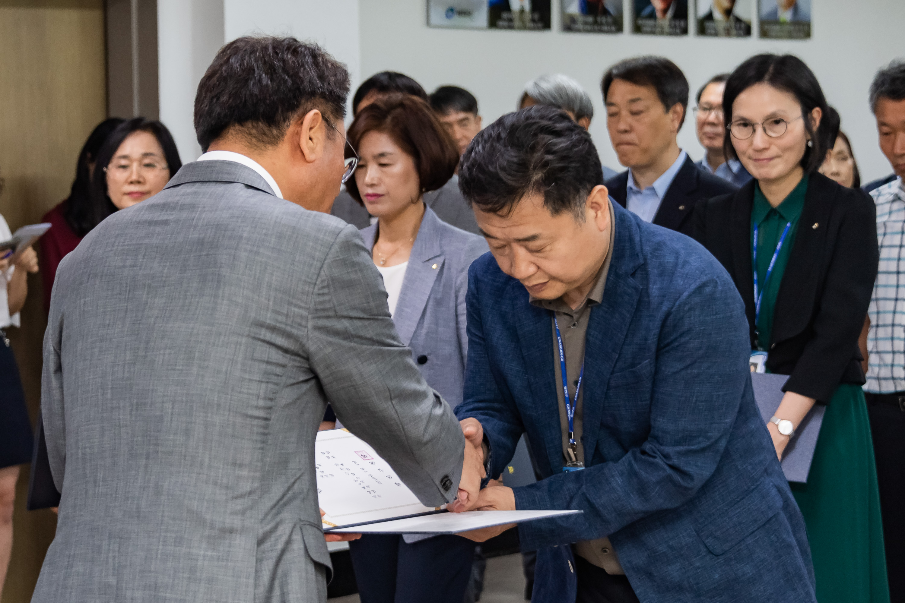 20190625-6급이상 공무원 발령장 수여식 20190625-84316_S_164423.jpg