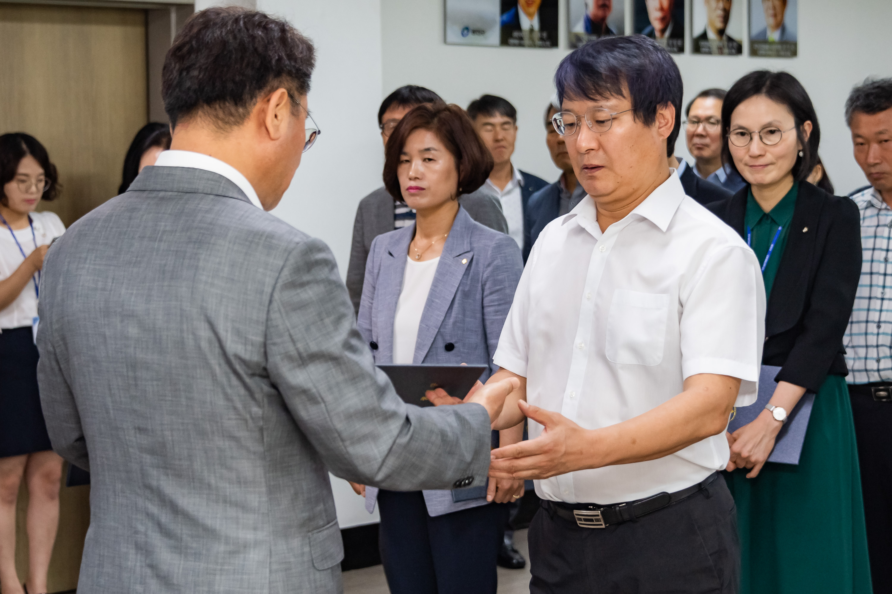 20190625-6급이상 공무원 발령장 수여식 20190625-84320_S_164423.jpg