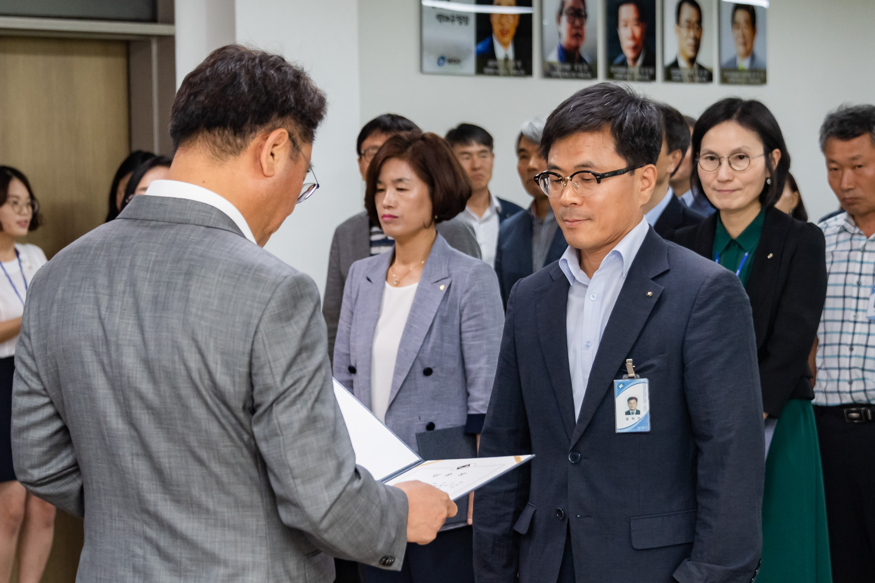 20190625-6급이상 공무원 발령장 수여식 20190625-84324_S_164423.jpg