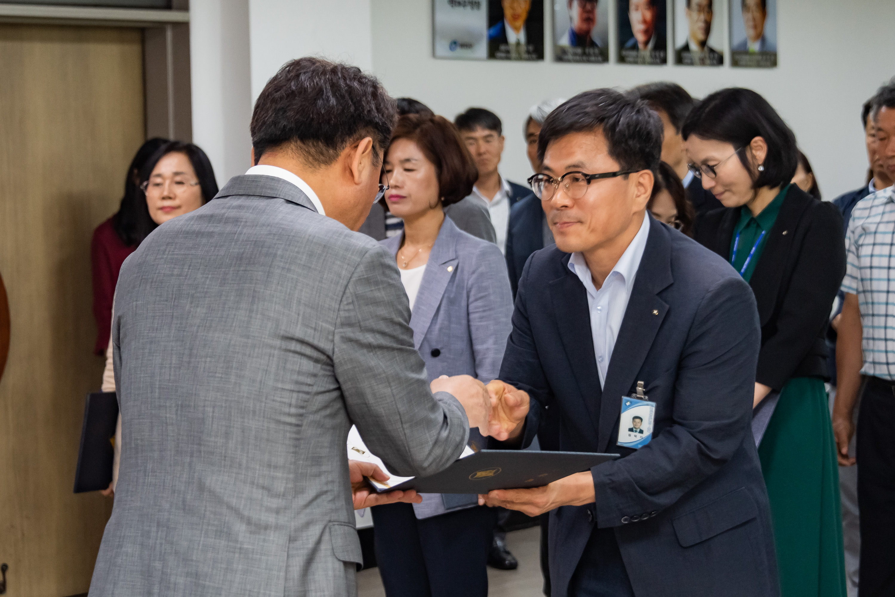 20190625-6급이상 공무원 발령장 수여식 20190625-84328_S_164423.jpg