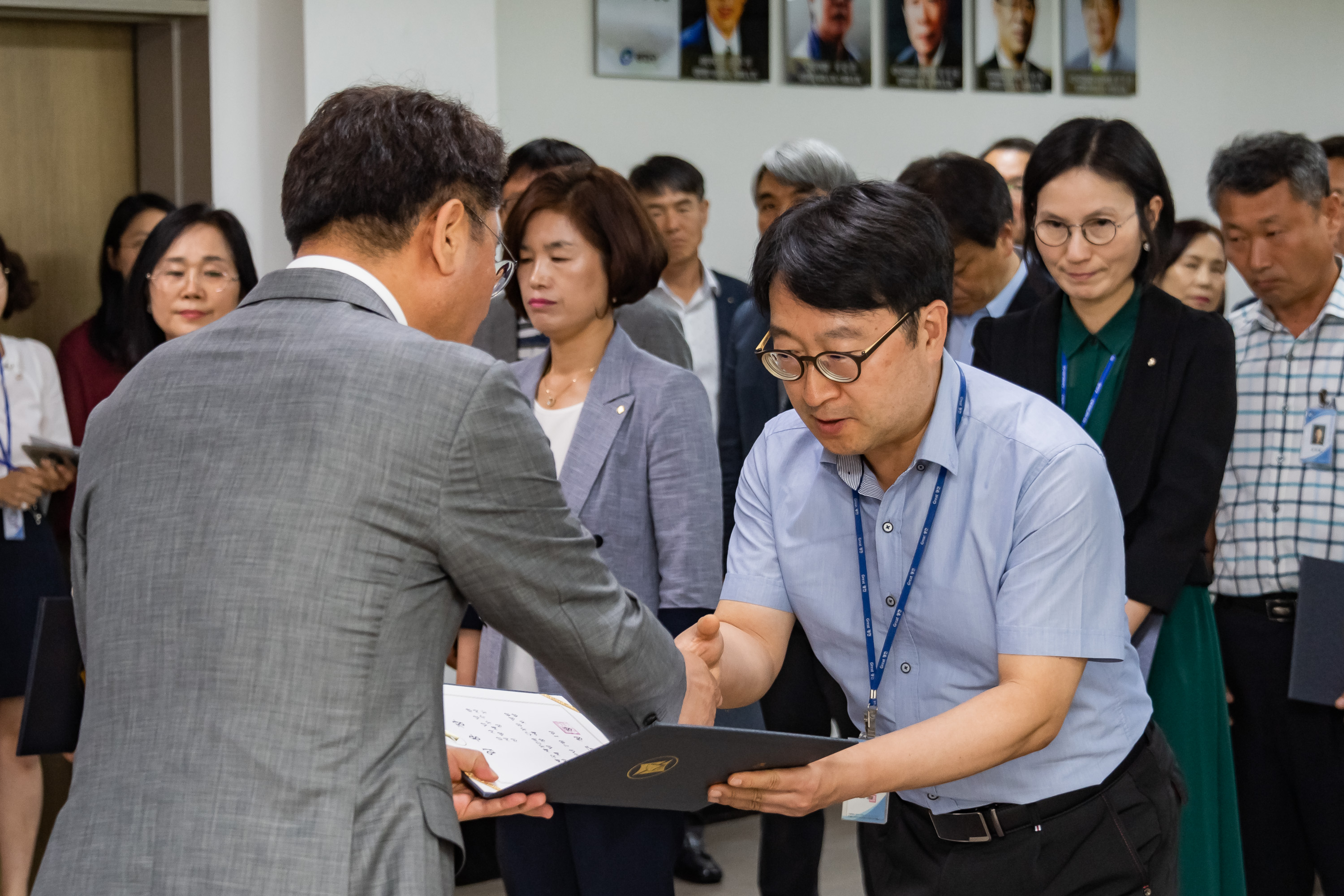 20190625-6급이상 공무원 발령장 수여식 20190625-84335_S_164424.jpg