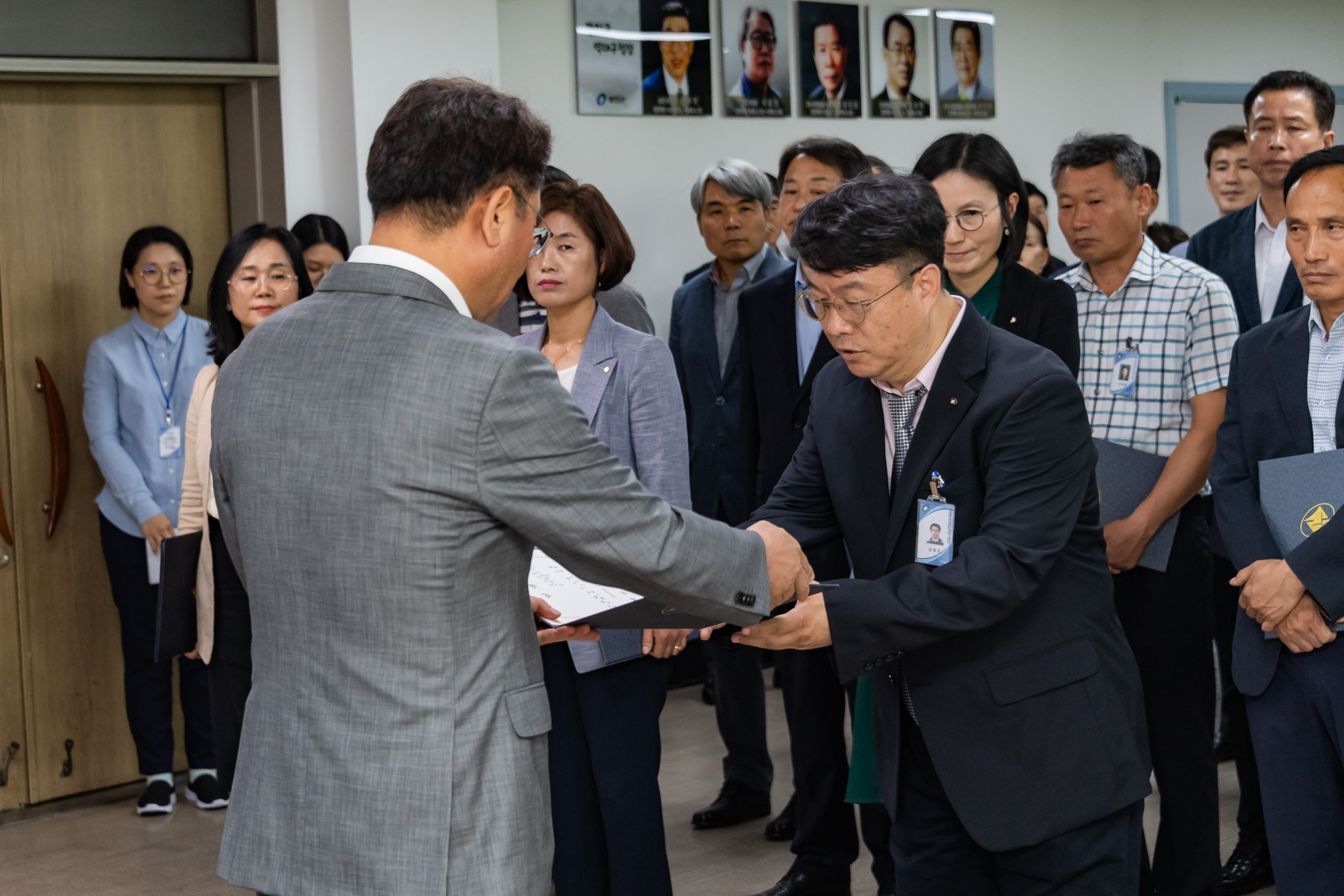 20190625-6급이상 공무원 발령장 수여식 20190625-84431_S_164430.jpg