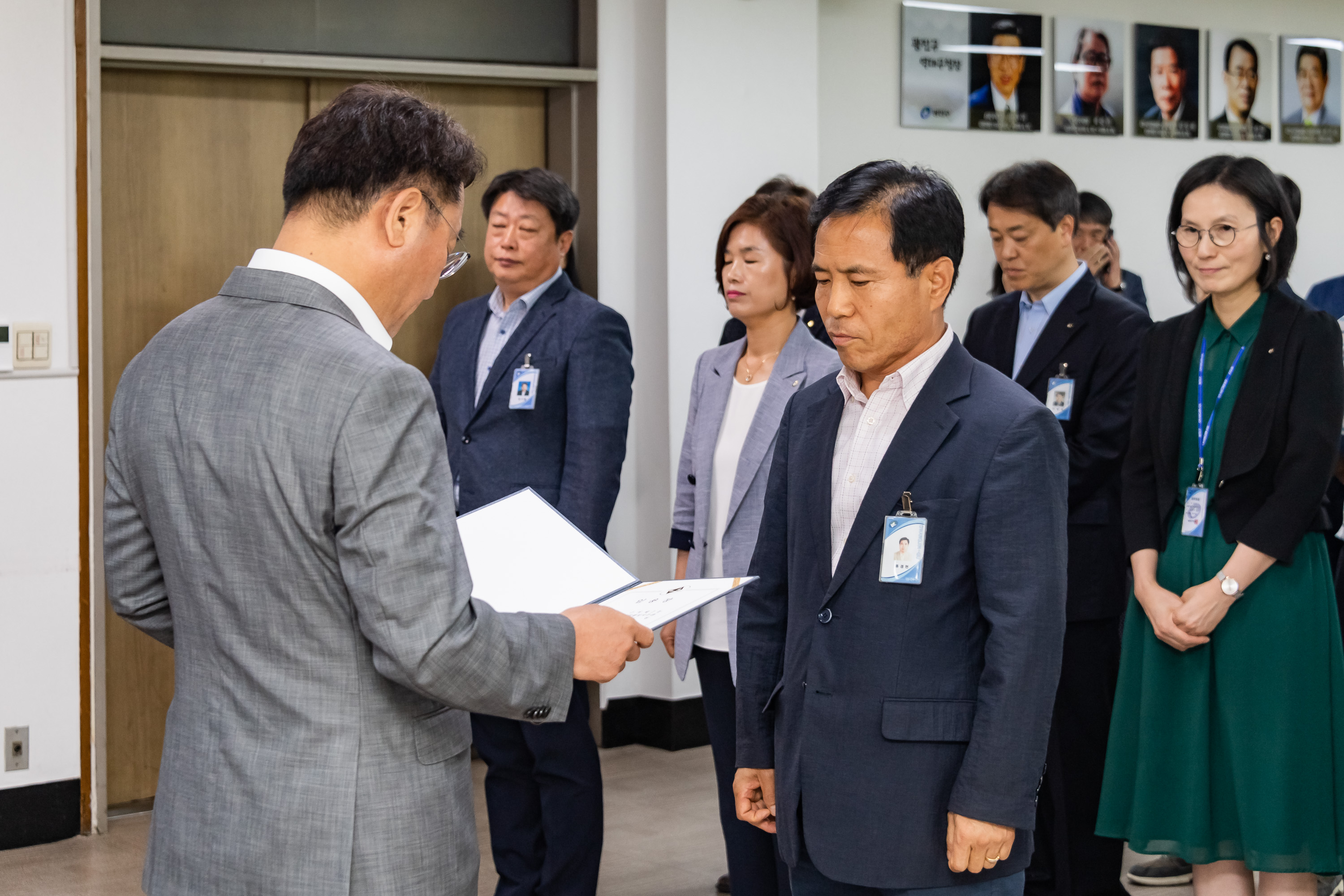 20190625-6급이상 공무원 발령장 수여식 20190625-83960_S_164400.jpg