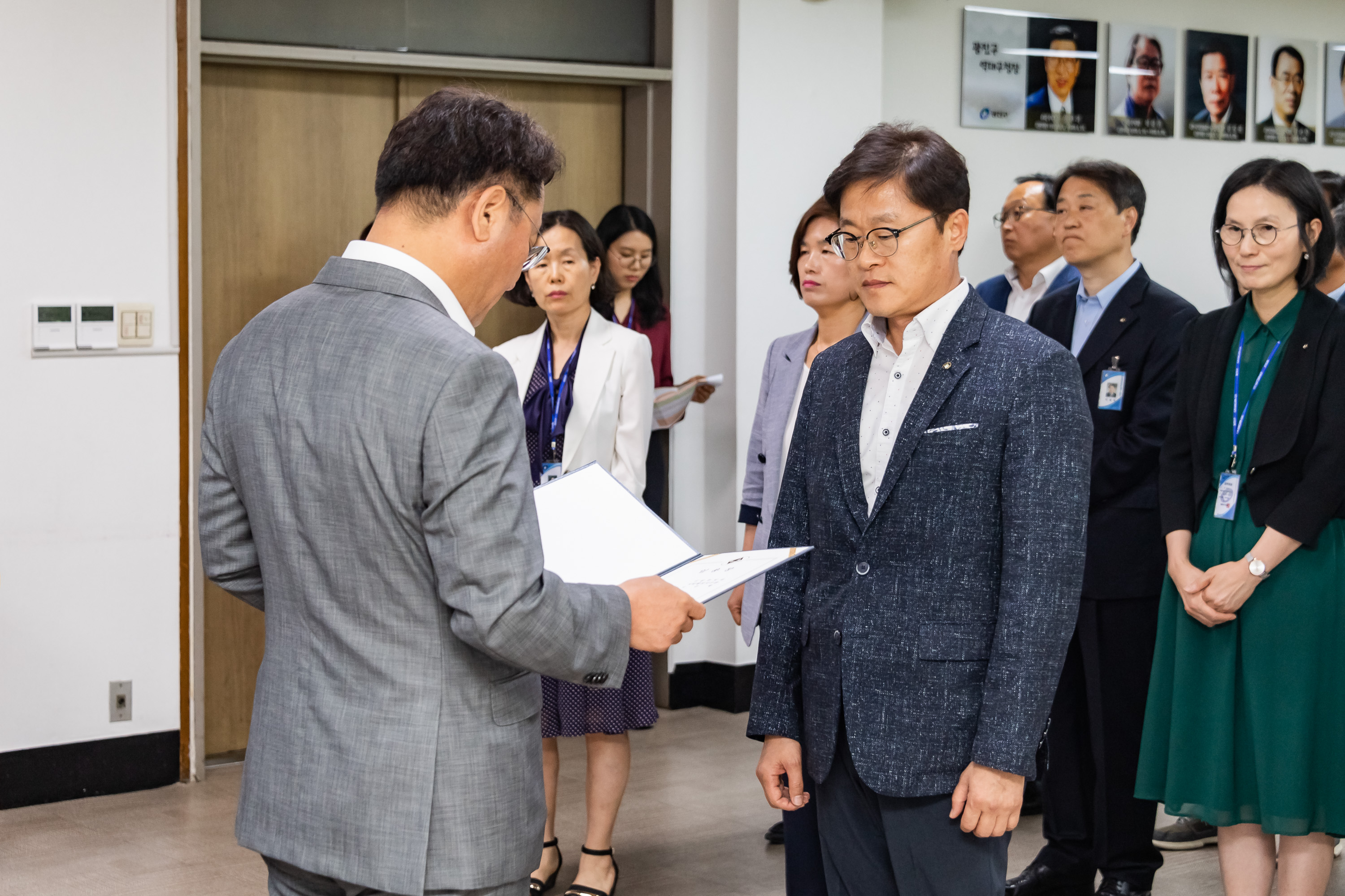 20190625-6급이상 공무원 발령장 수여식 20190625-83974_S_164400.jpg