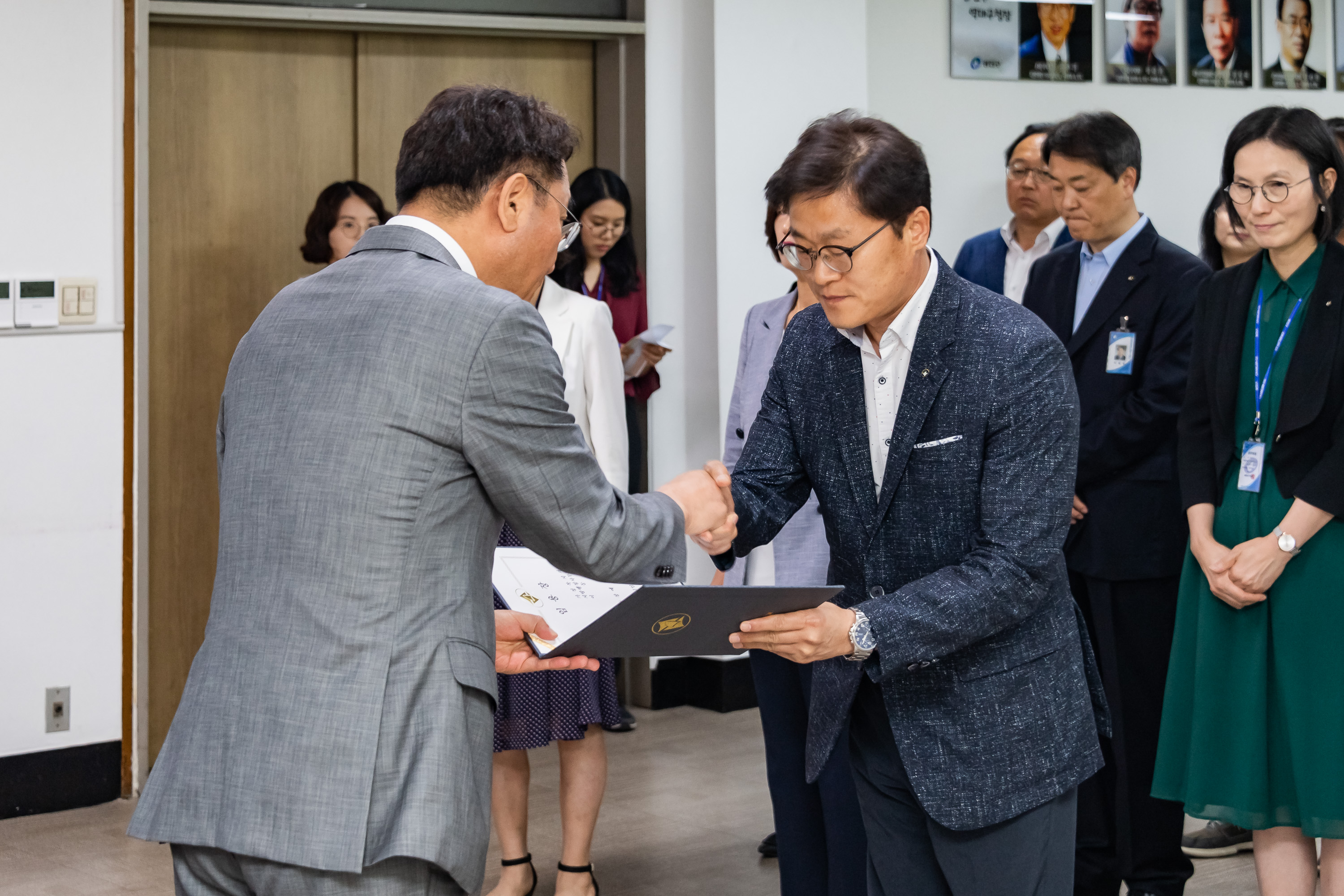 20190625-6급이상 공무원 발령장 수여식 20190625-83978_S_164401.jpg