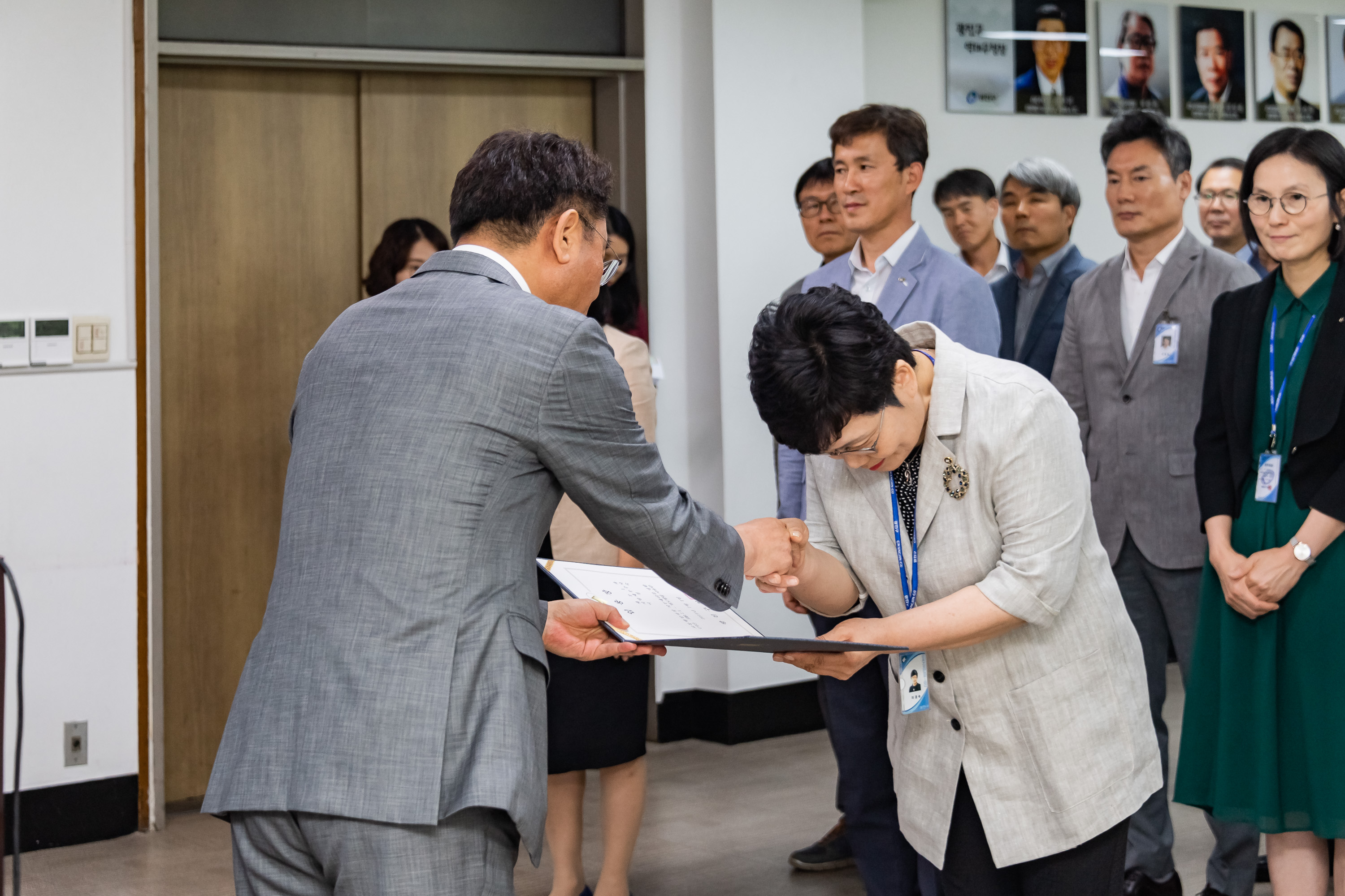 20190625-6급이상 공무원 발령장 수여식 20190625-84027_S_164403.jpg