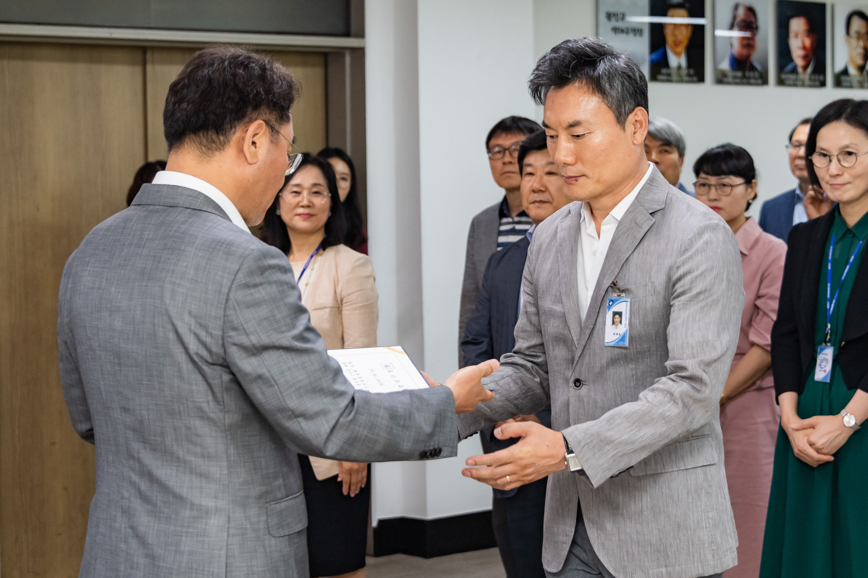 20190625-6급이상 공무원 발령장 수여식 20190625-84043_S_164404.jpg