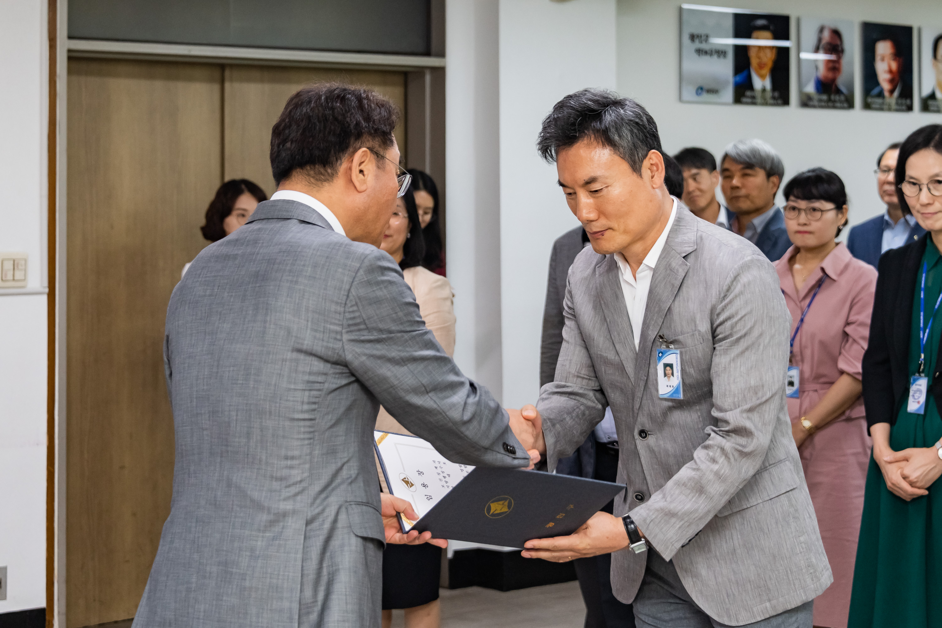 20190625-6급이상 공무원 발령장 수여식 20190625-84045_S_164404.jpg