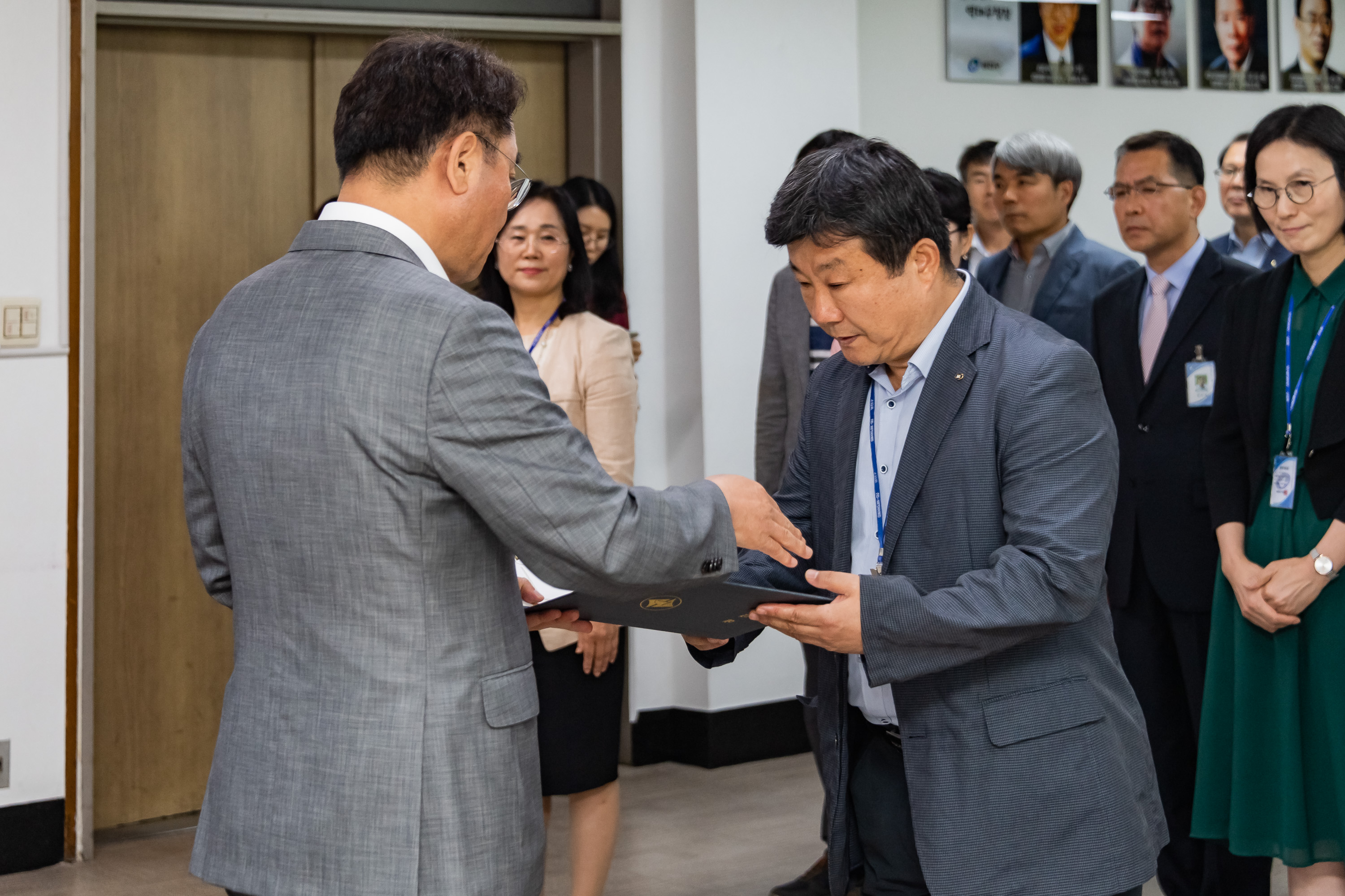 20190625-6급이상 공무원 발령장 수여식 20190625-84050_S_164404.jpg