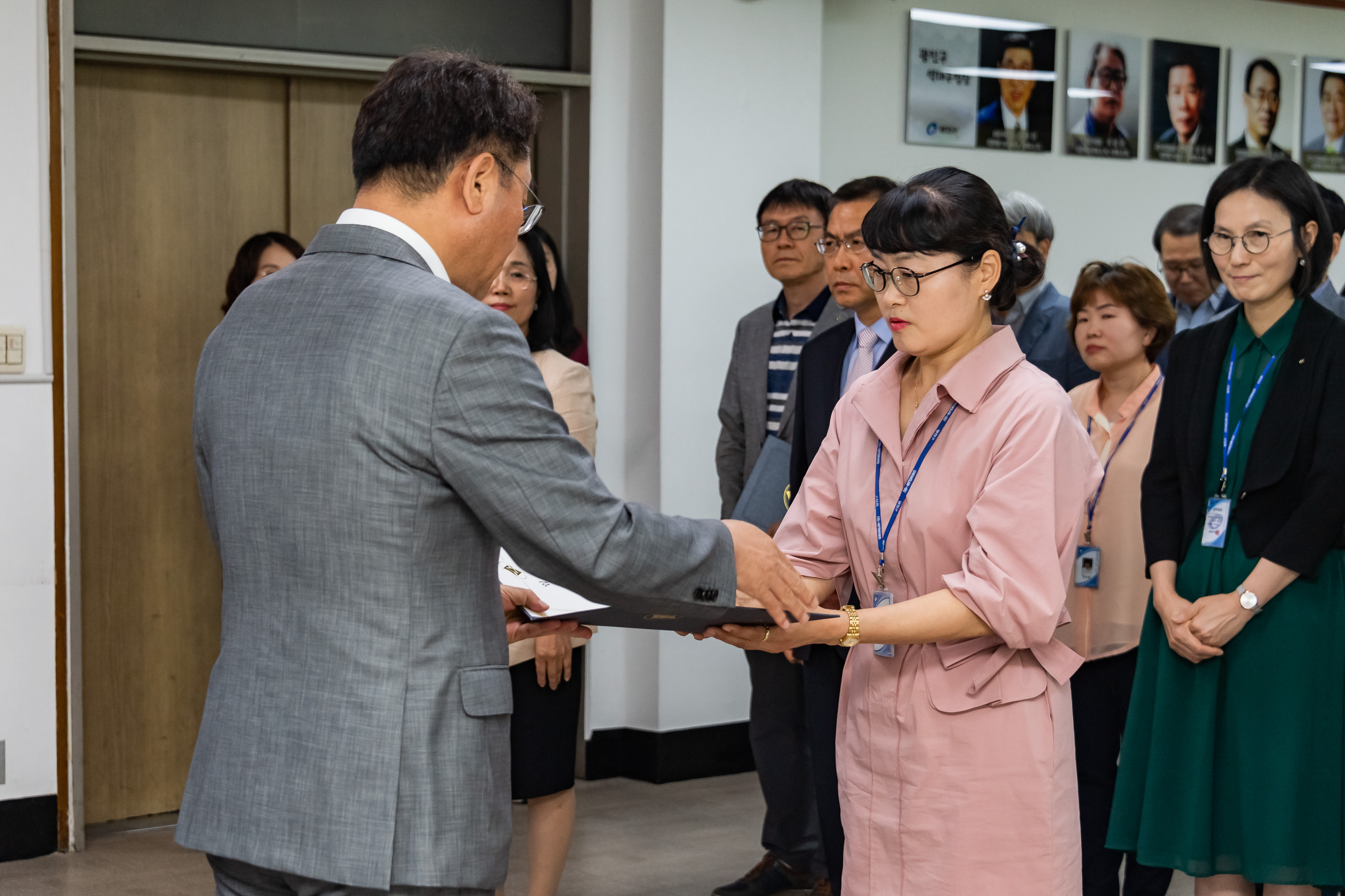 20190625-6급이상 공무원 발령장 수여식 20190625-84058_S_164405.jpg