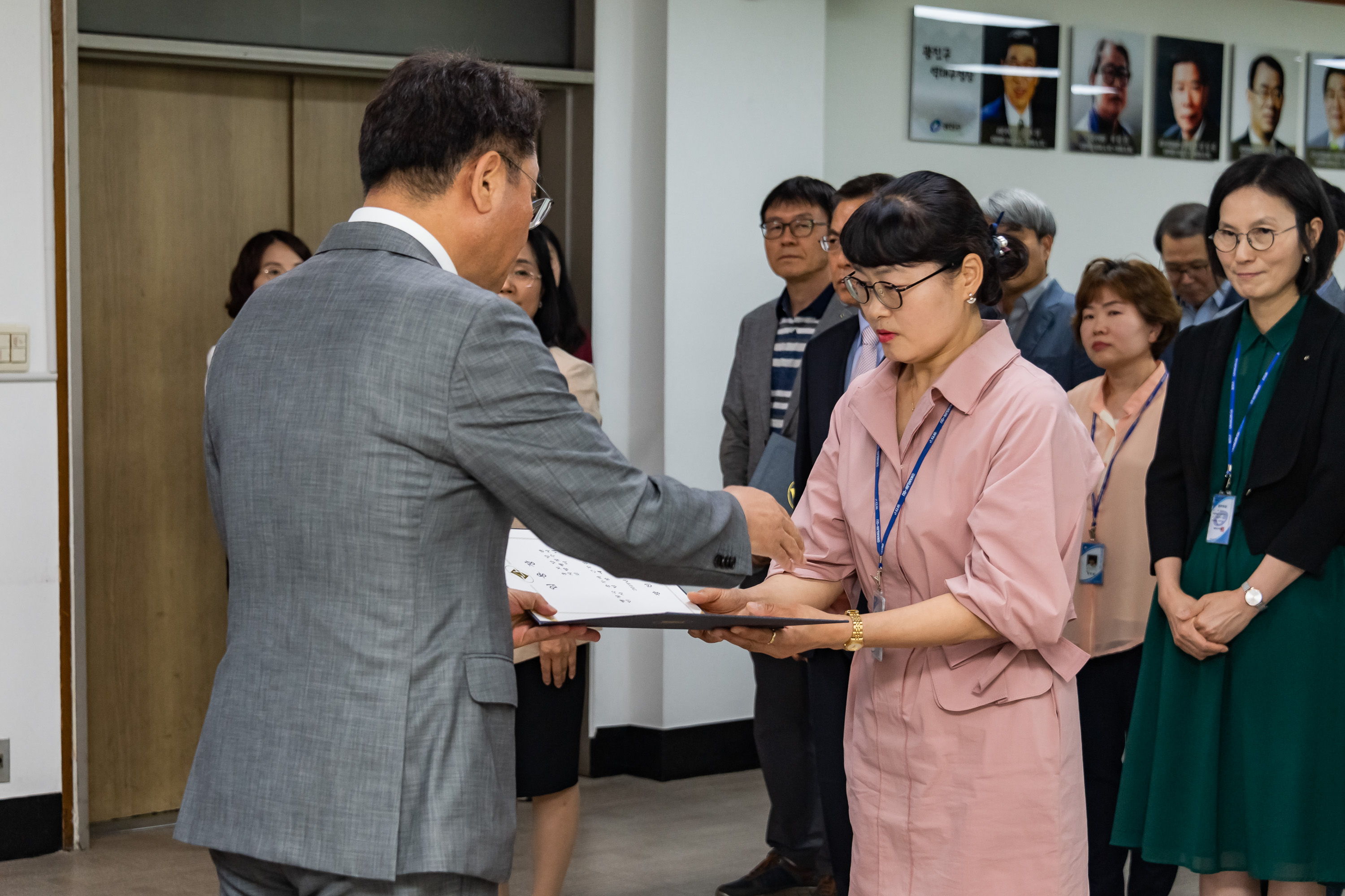 20190625-6급이상 공무원 발령장 수여식 20190625-84059_S_164405.jpg