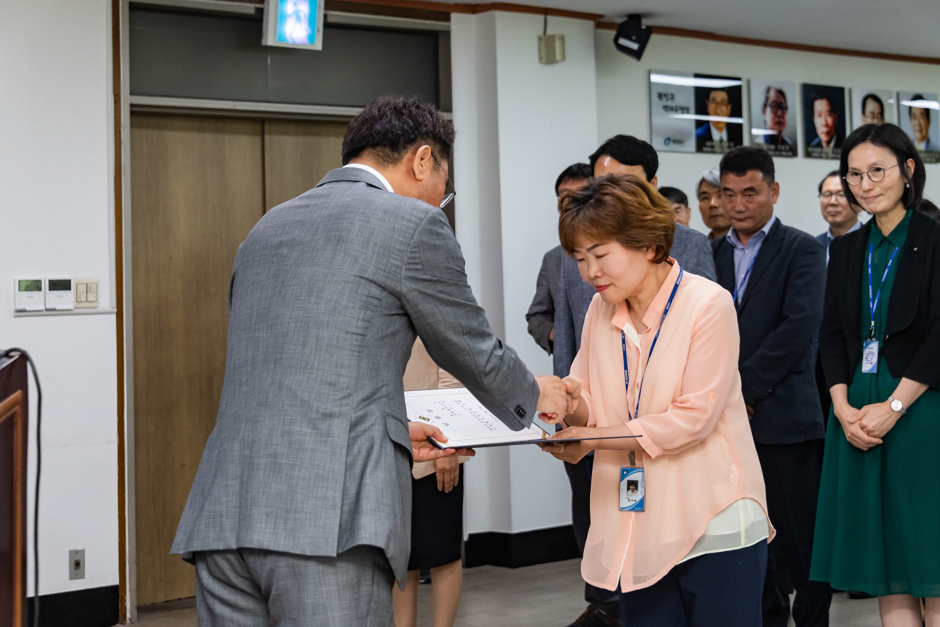 20190625-6급이상 공무원 발령장 수여식 20190625-84077_S_164406.jpg