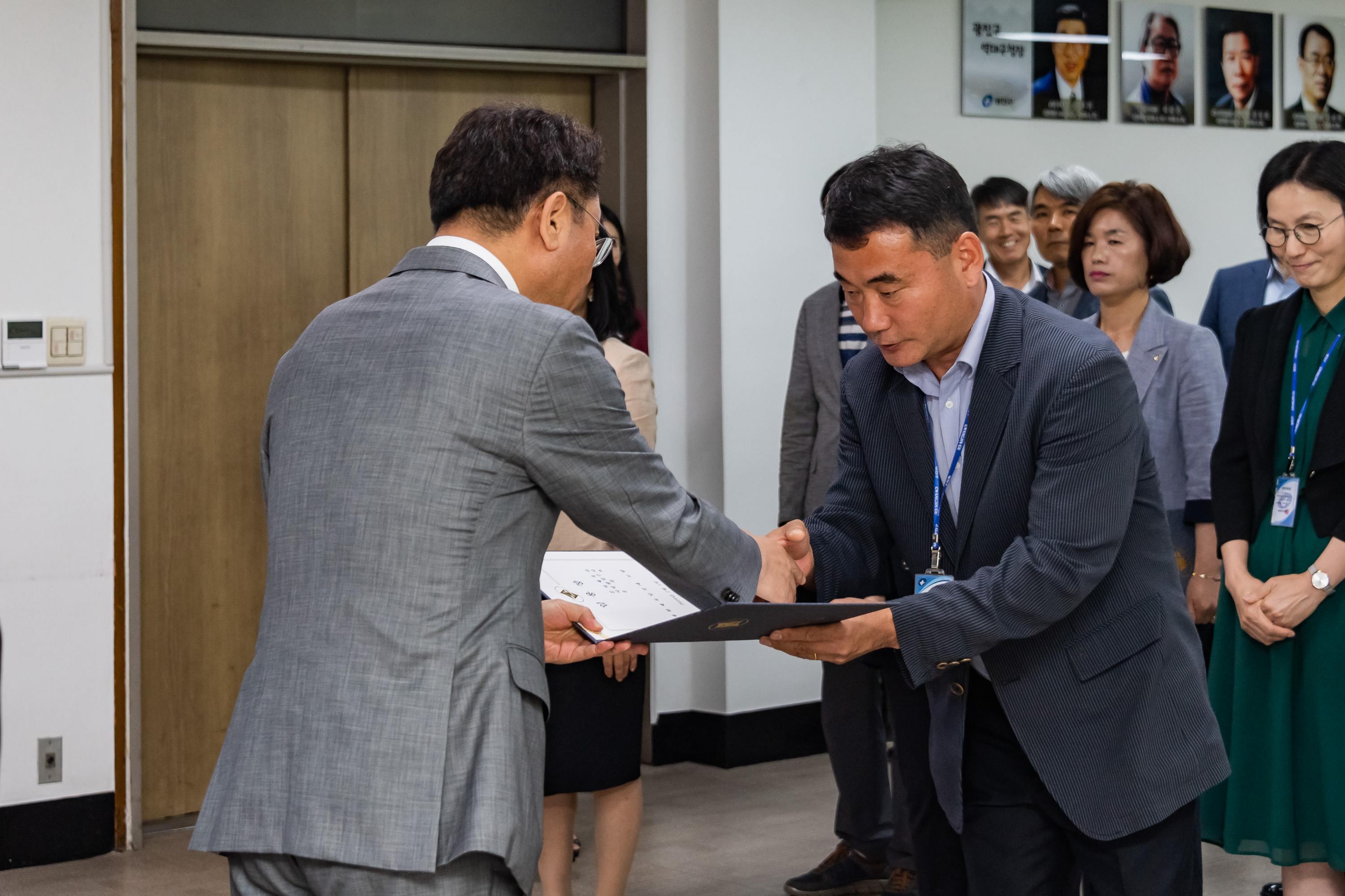 20190625-6급이상 공무원 발령장 수여식 20190625-84089_S_164407.jpg