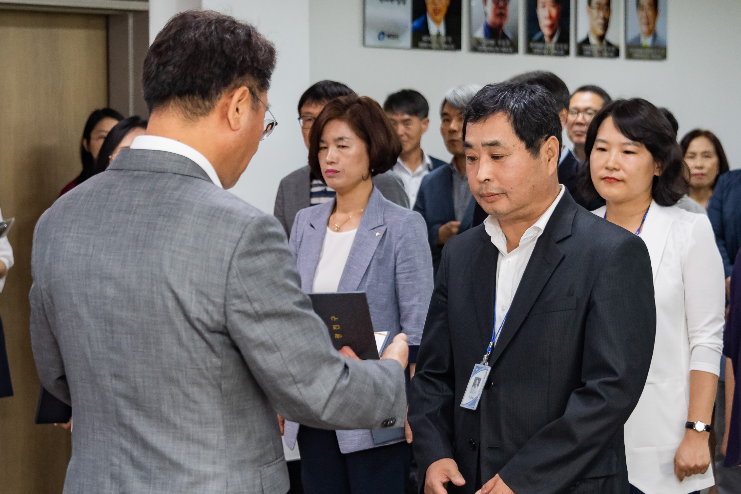 20190625-6급이상 공무원 발령장 수여식 20190625-84133_S_164410.jpg