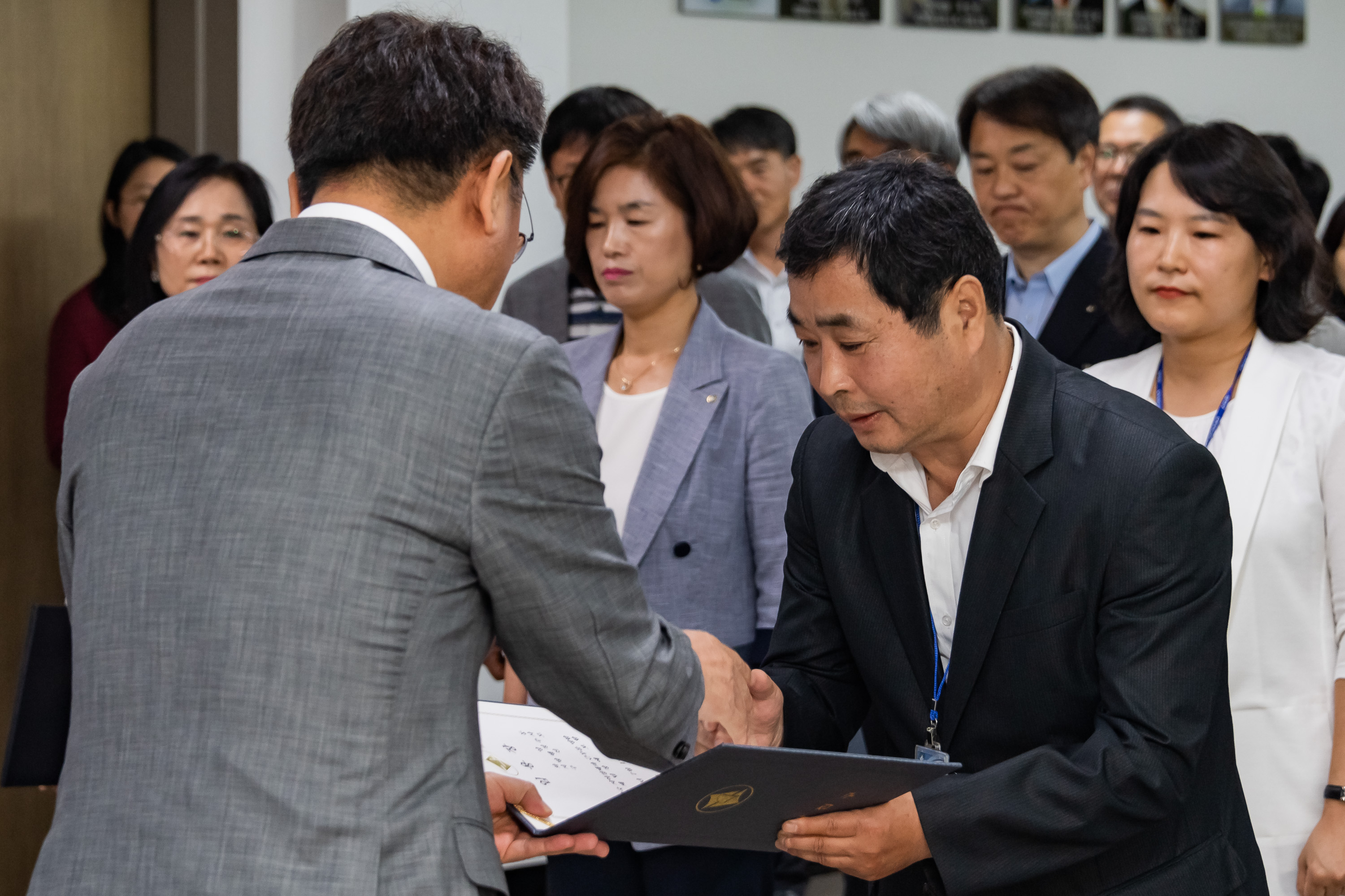 20190625-6급이상 공무원 발령장 수여식 20190625-84135_S_164410.jpg