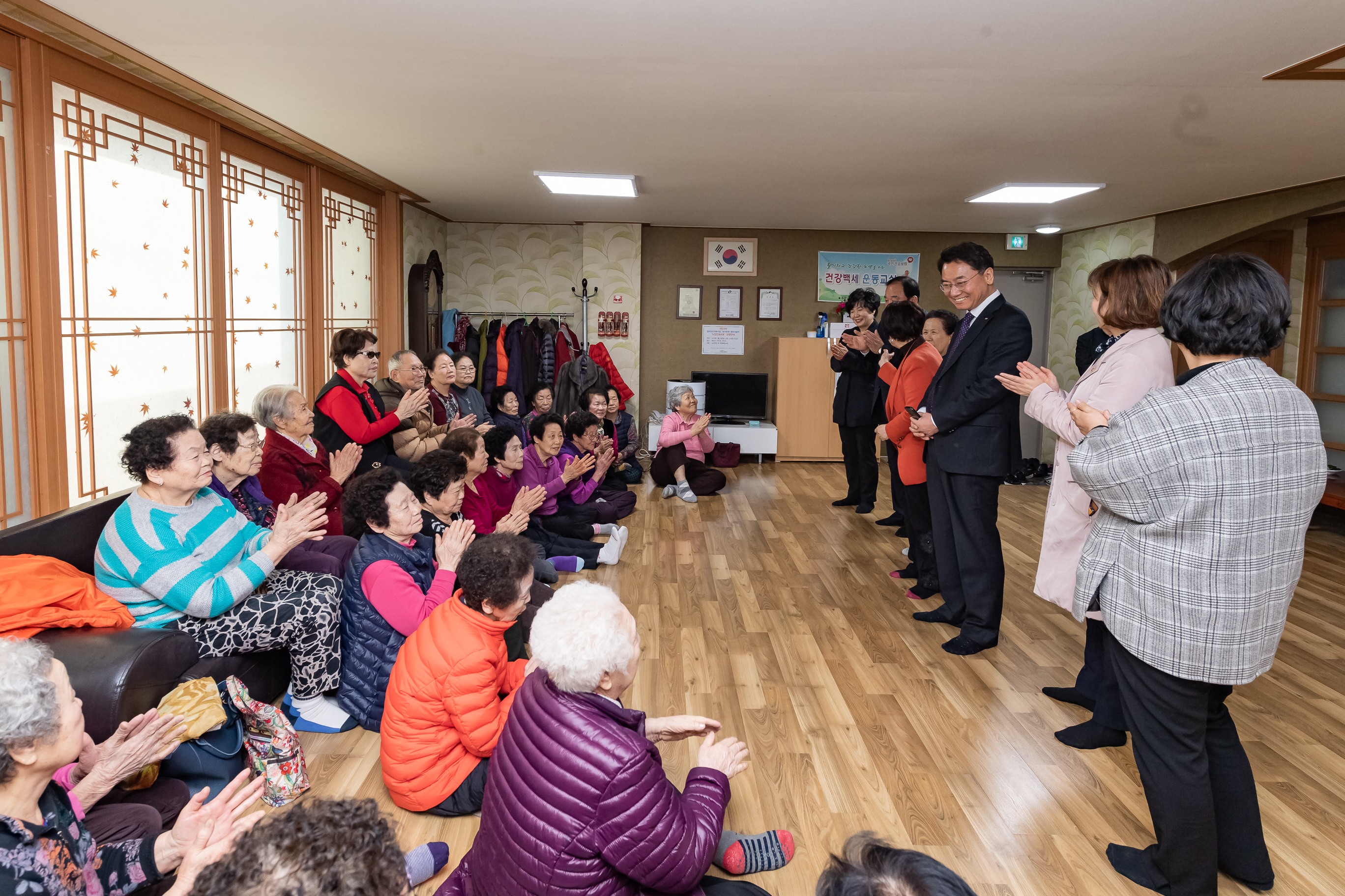 20190130-설 맞이 노인복지시설 위문-용마경로당, 구의2동 경로당 ND5_0153_S.jpg