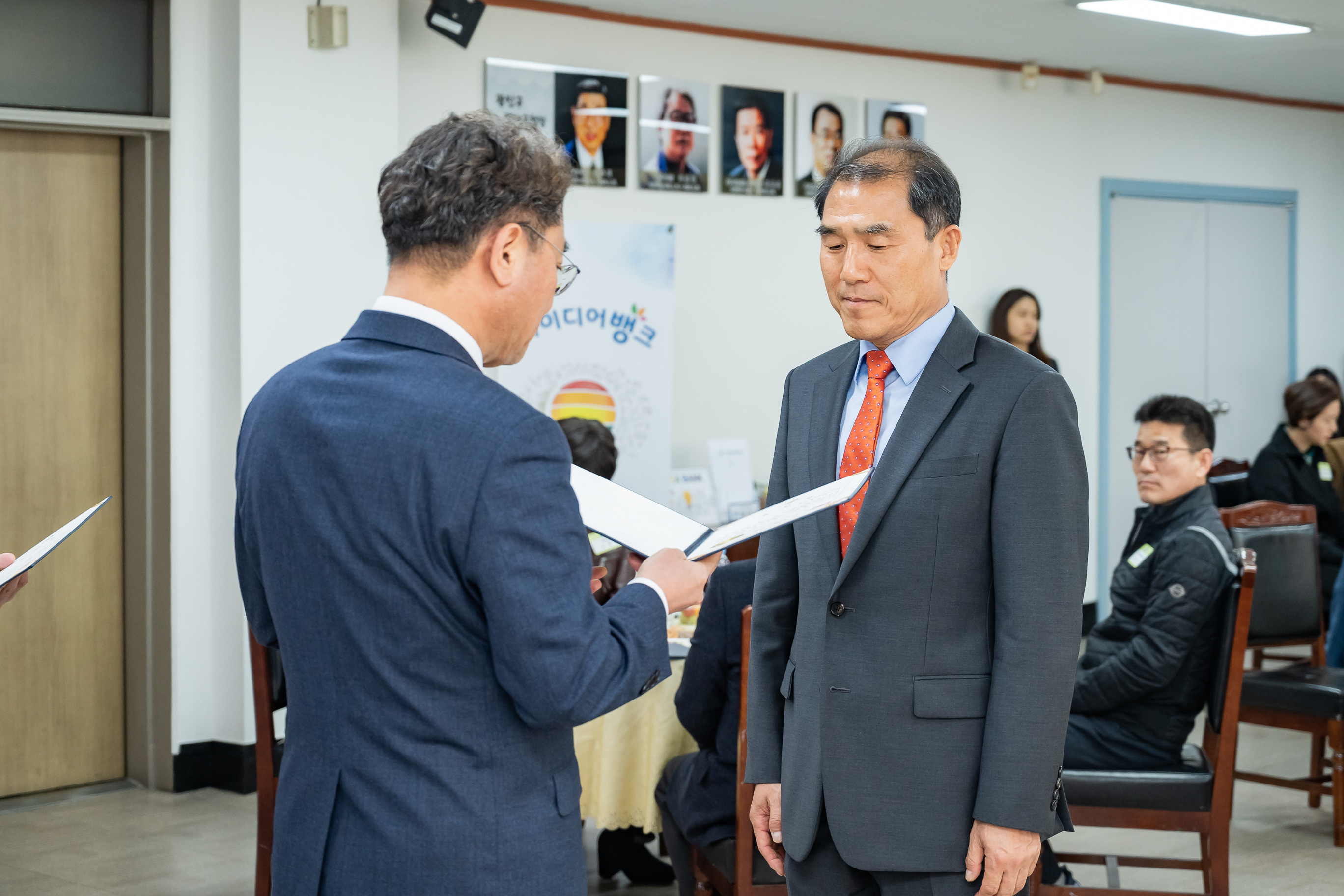 20190318-2019년 3월 정기구민표창 수여식 20190318-8639_S_134150.jpg