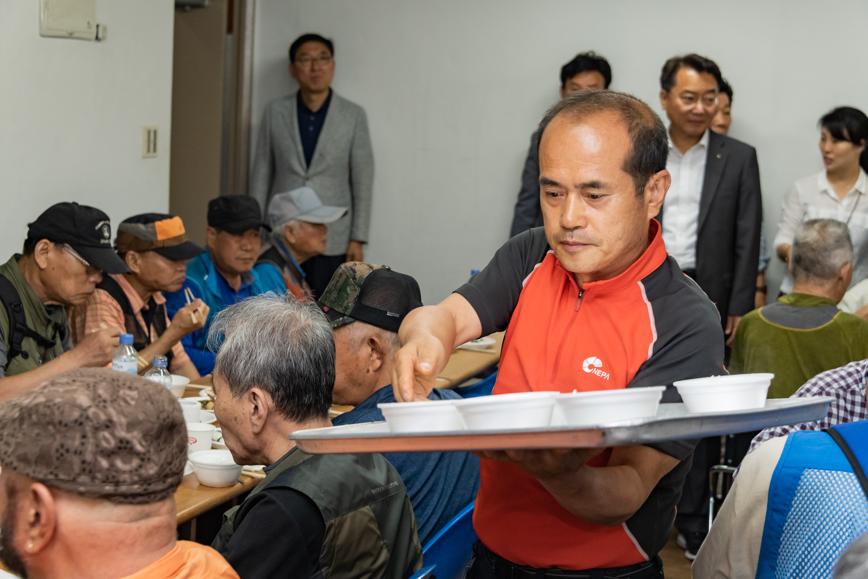 20190618-어르신초청 사랑의 이용봉사 및 점심대접 20190618-81225_S_205132.jpg