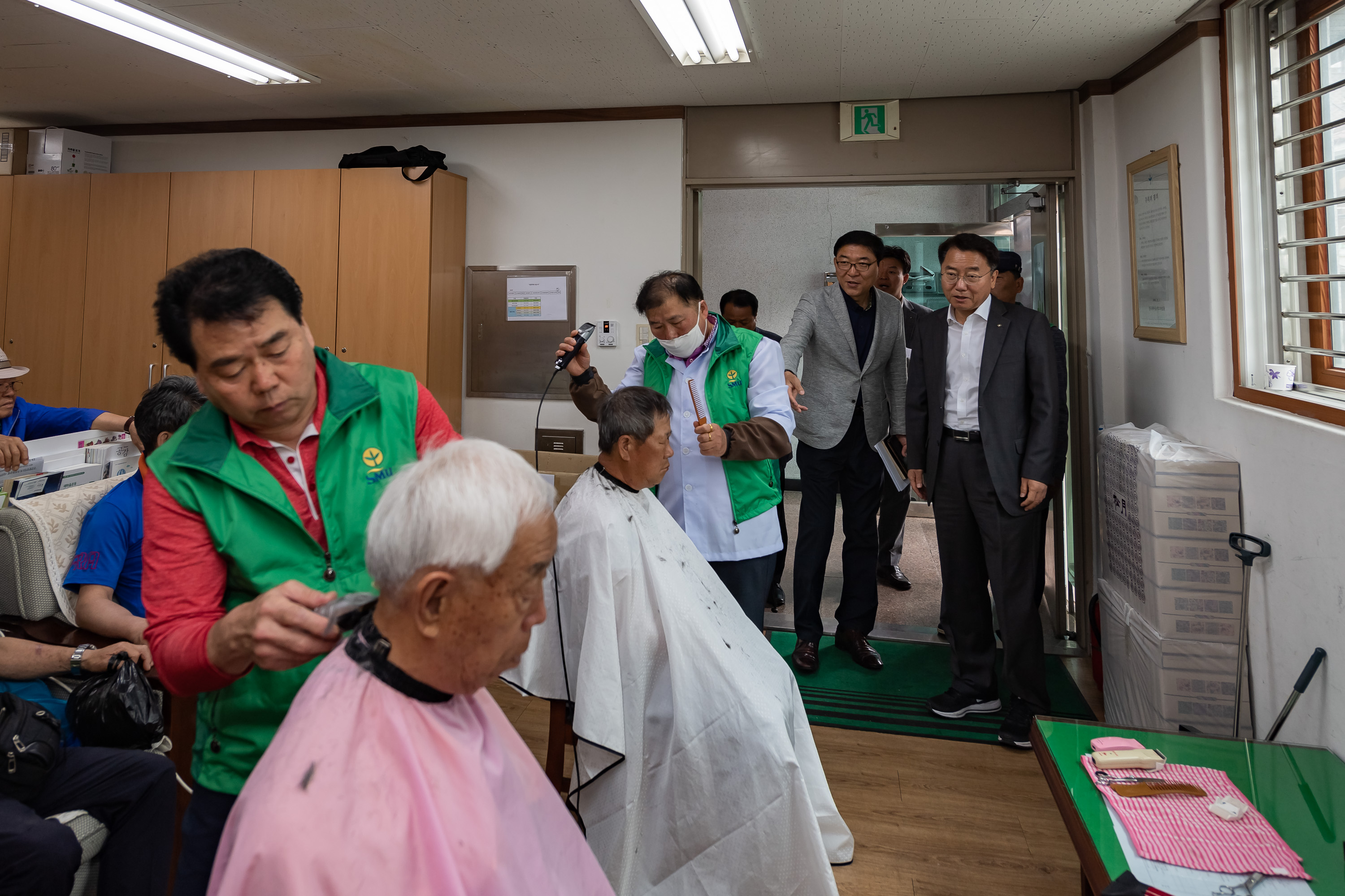 20190618-어르신초청 사랑의 이용봉사 및 점심대접 20190618-81014_S_205128.jpg