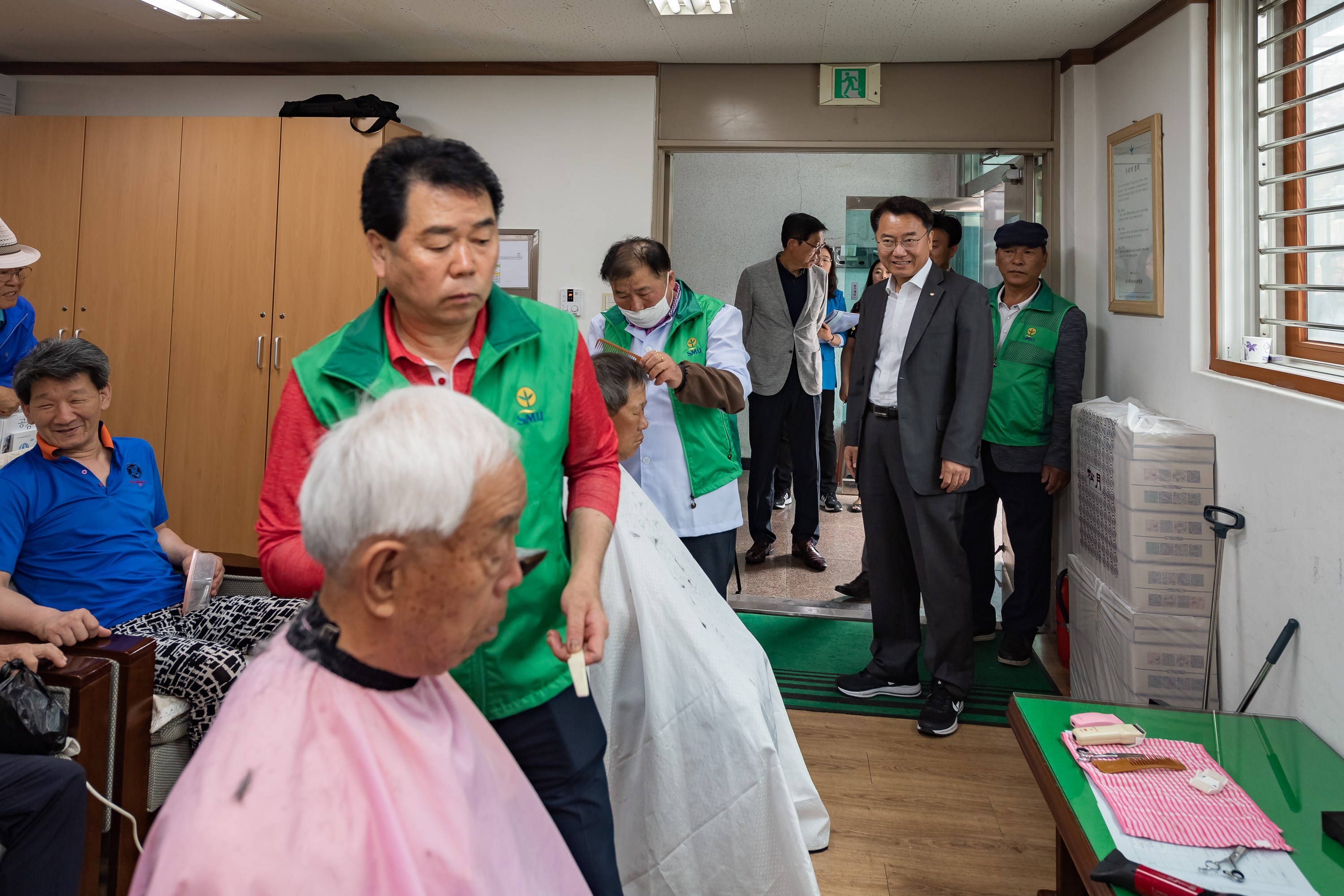 20190618-어르신초청 사랑의 이용봉사 및 점심대접 20190618-81019_S_205128.jpg