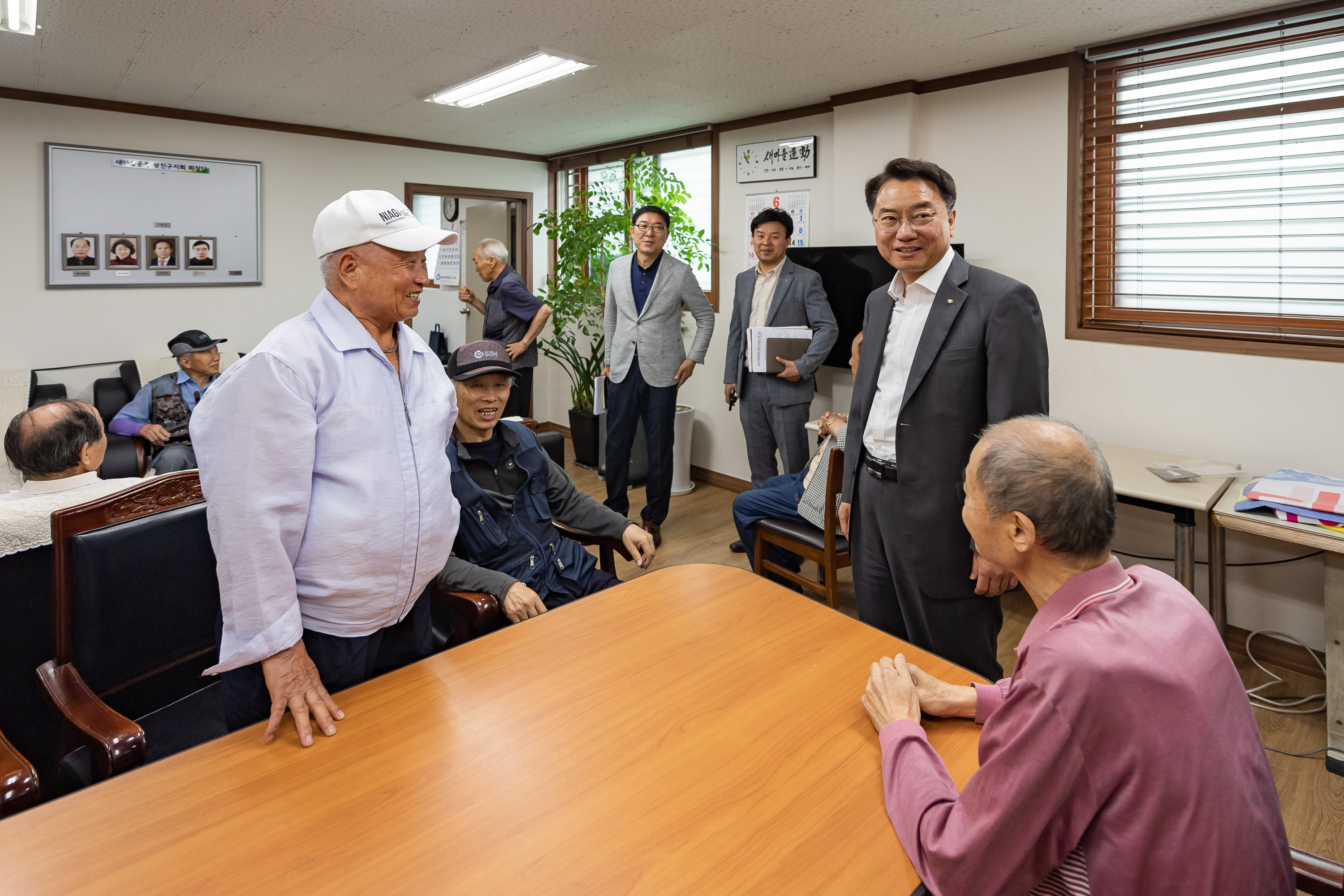 20190618-어르신초청 사랑의 이용봉사 및 점심대접 20190618-81032_S_205129.jpg