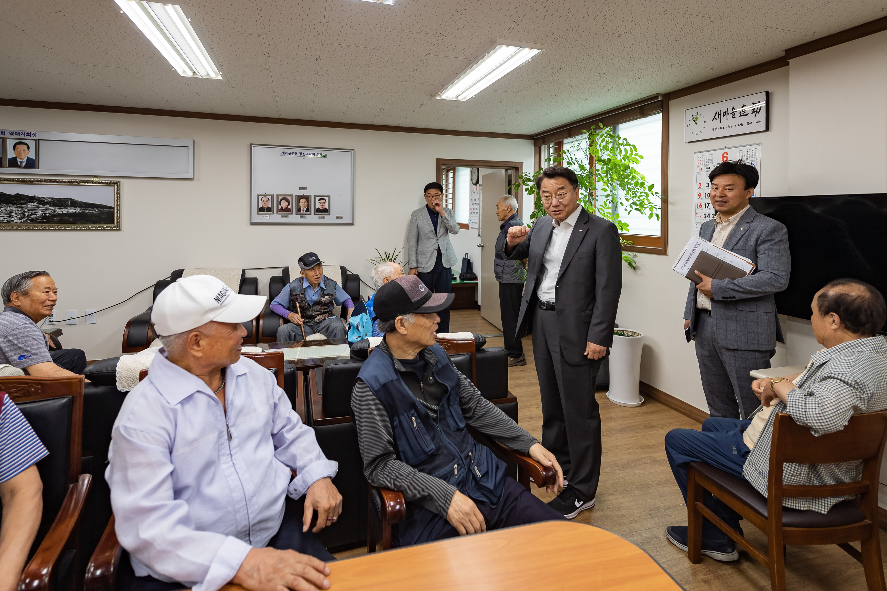 20190618-어르신초청 사랑의 이용봉사 및 점심대접 20190618-81045_S_205129.jpg