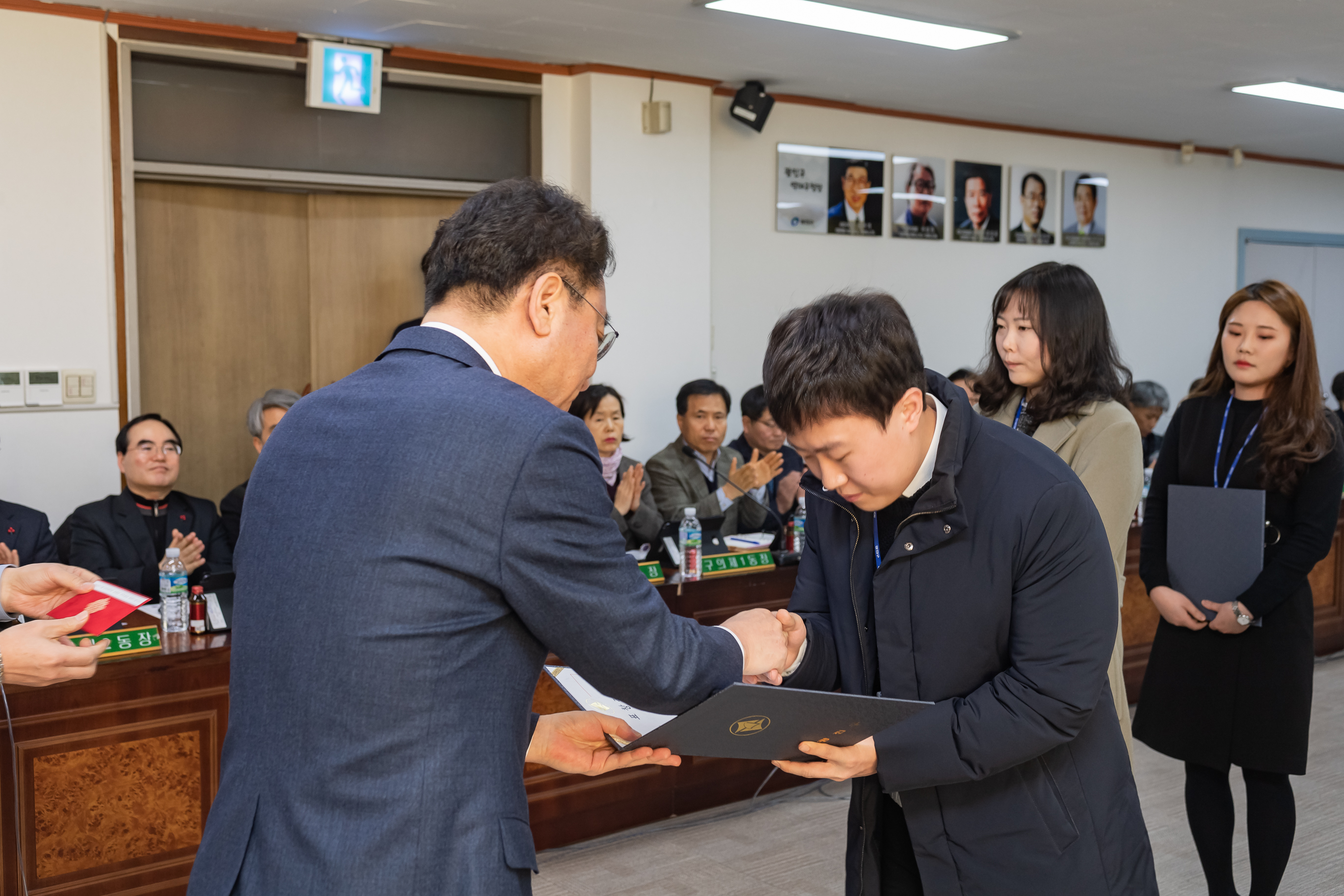 20190124-2019년 1월 우수공무원 표창수여 ND5_3132_S.jpg